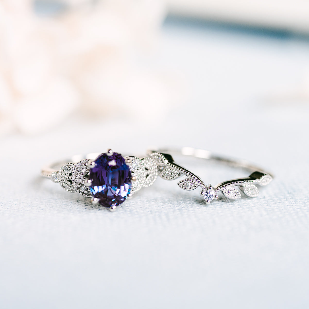 [Olivia] Classic Floral Oval Engagement Ring in Lab Alexandrite