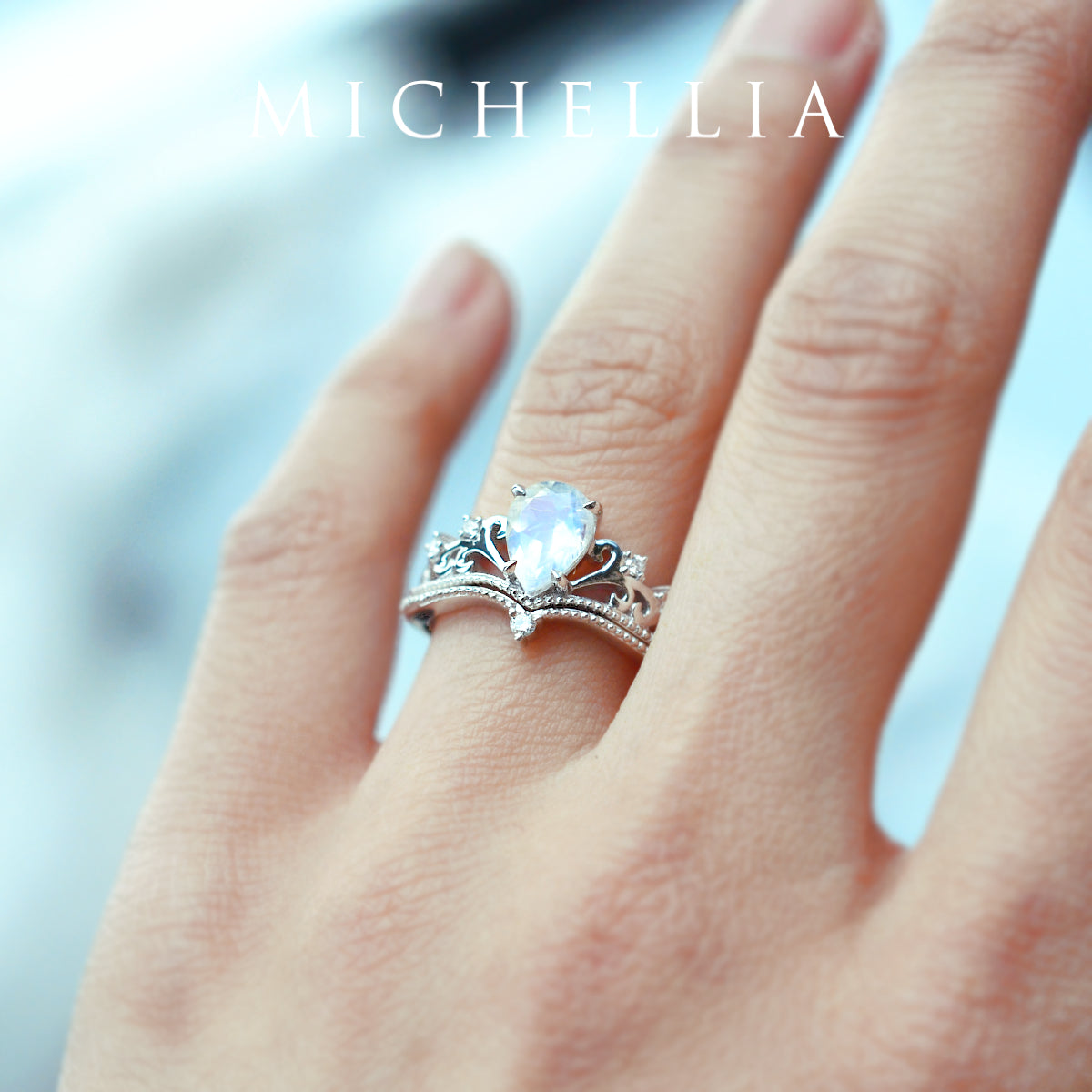 [Veronica] Vintage Crown Pear Enagement Ring in Moonstone