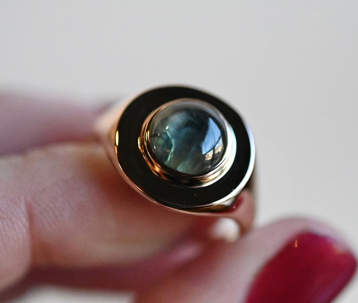 14k Gold Star Sapphire Signet Ring - size 8.75