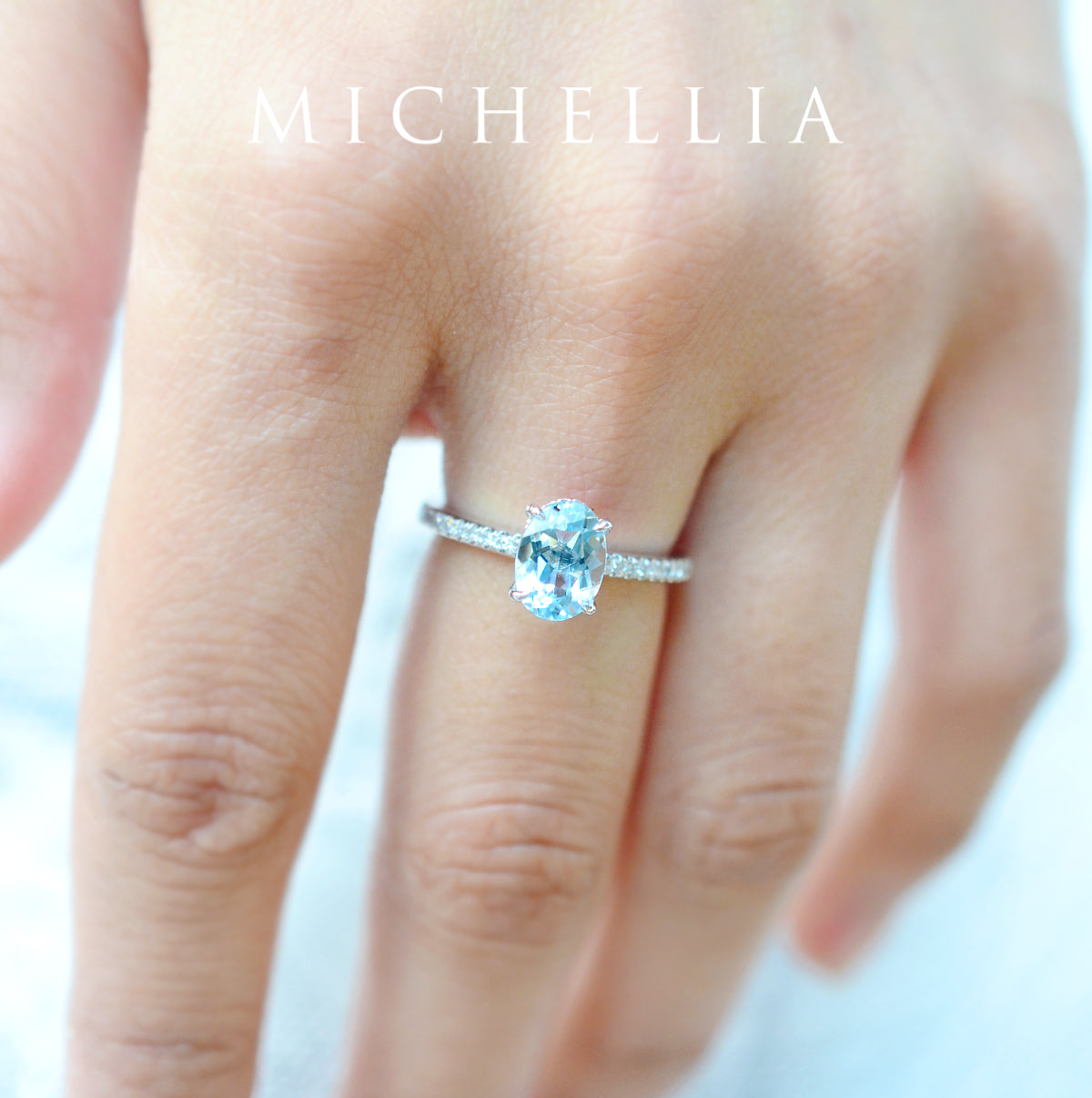 [Elaine] Modern Classic Oval Solitaire Ring in Aquamarine