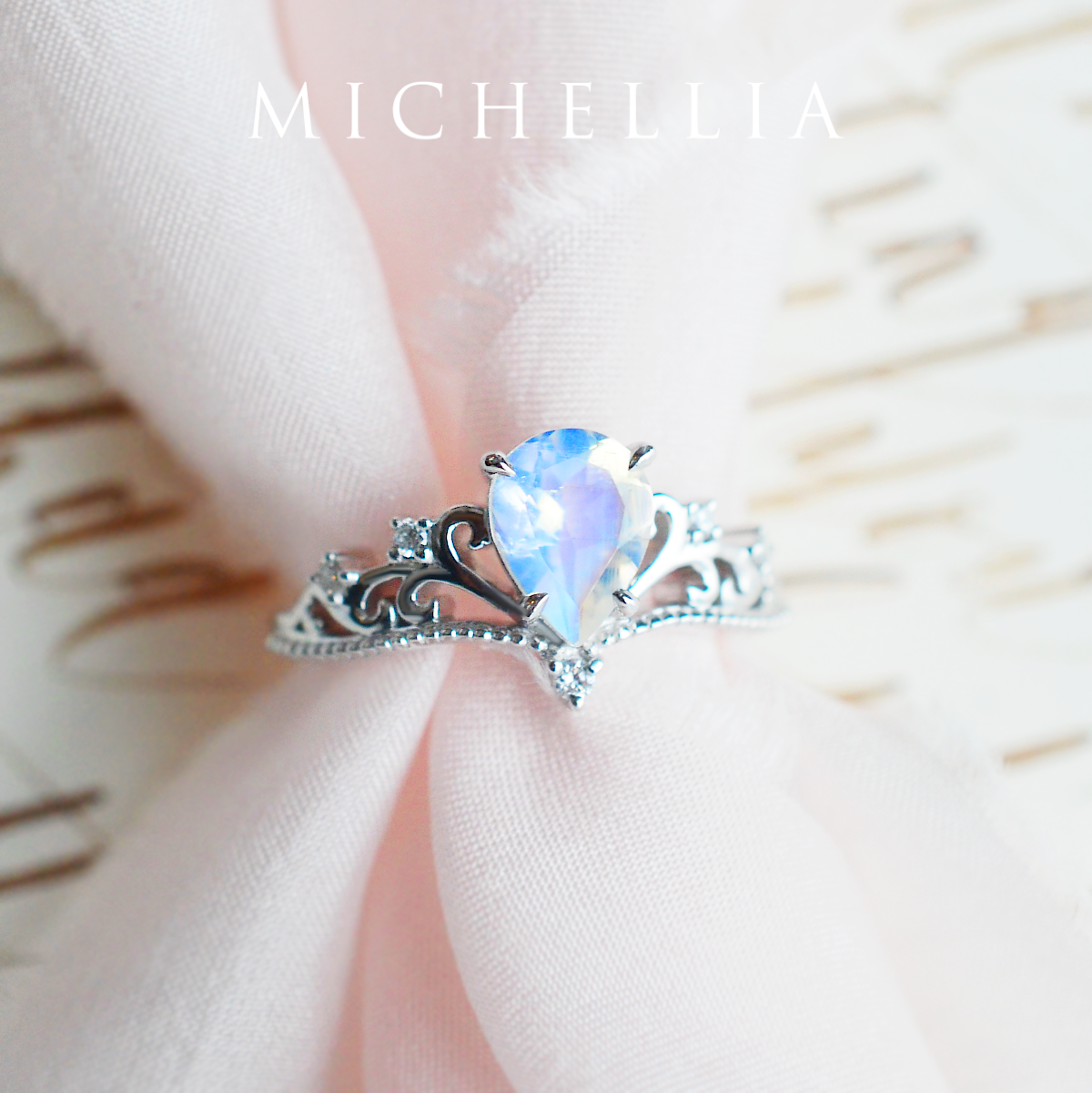 [Veronica] Vintage Crown Pear Enagement Ring in Moonstone