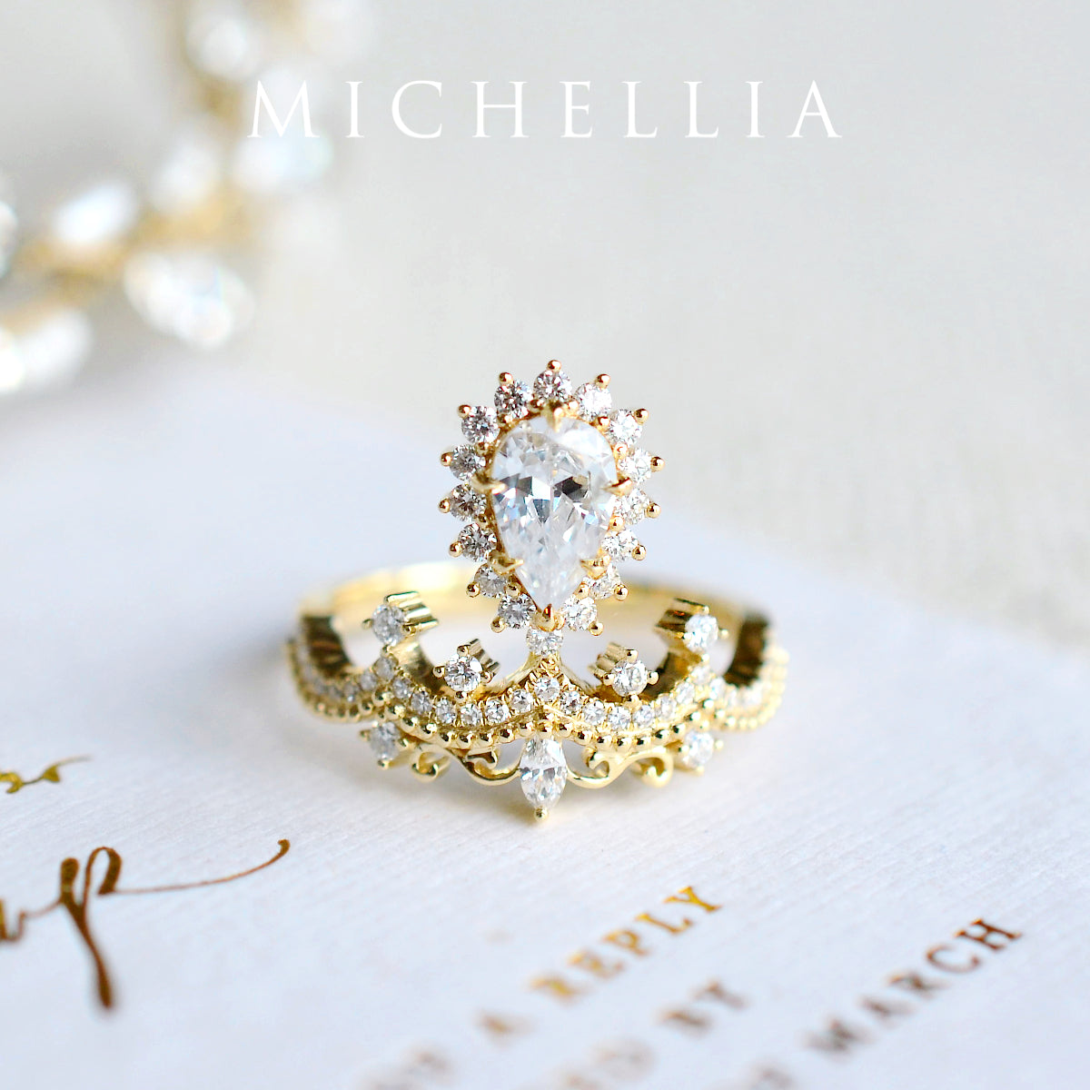 [Angelique] Venetian Crown Engagement Ring in Diamond / Moissanite