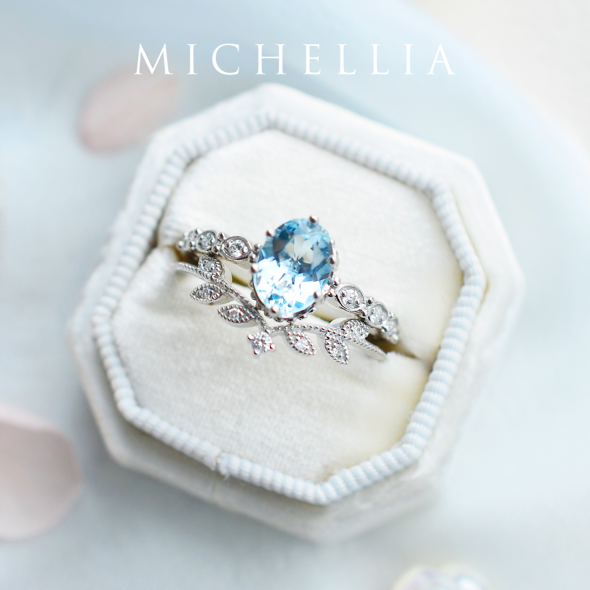 [Evelina] Vintage Classic Crown Oval Engagement Ring in Aquamarine