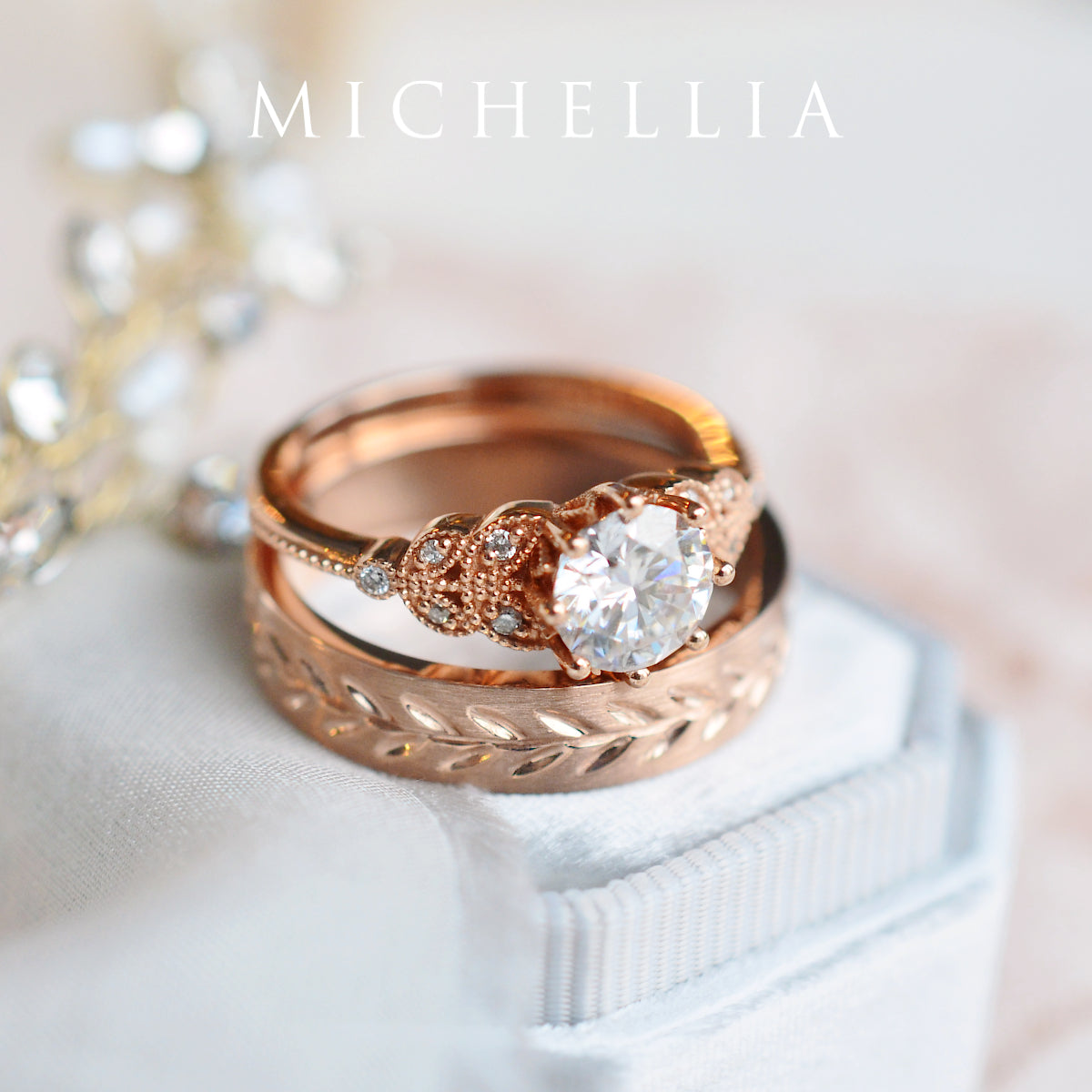 [Kerensa] Classic Floral Engagement Ring in Lab Emerald