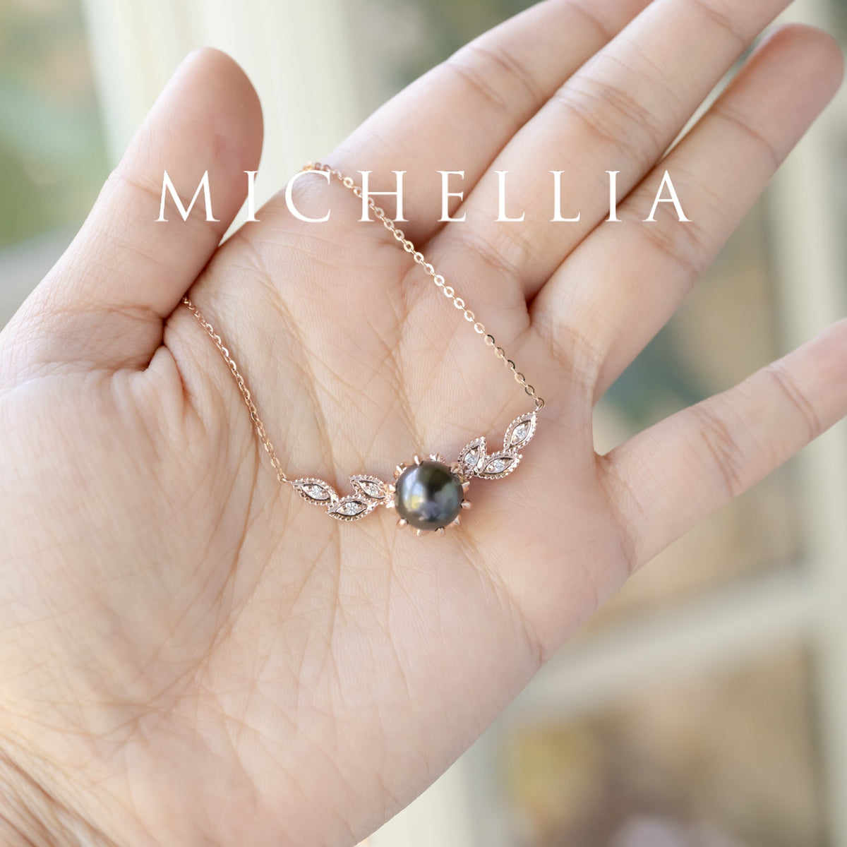 [Dahlia] Floral Leaf Necklace in Akoya Pearl