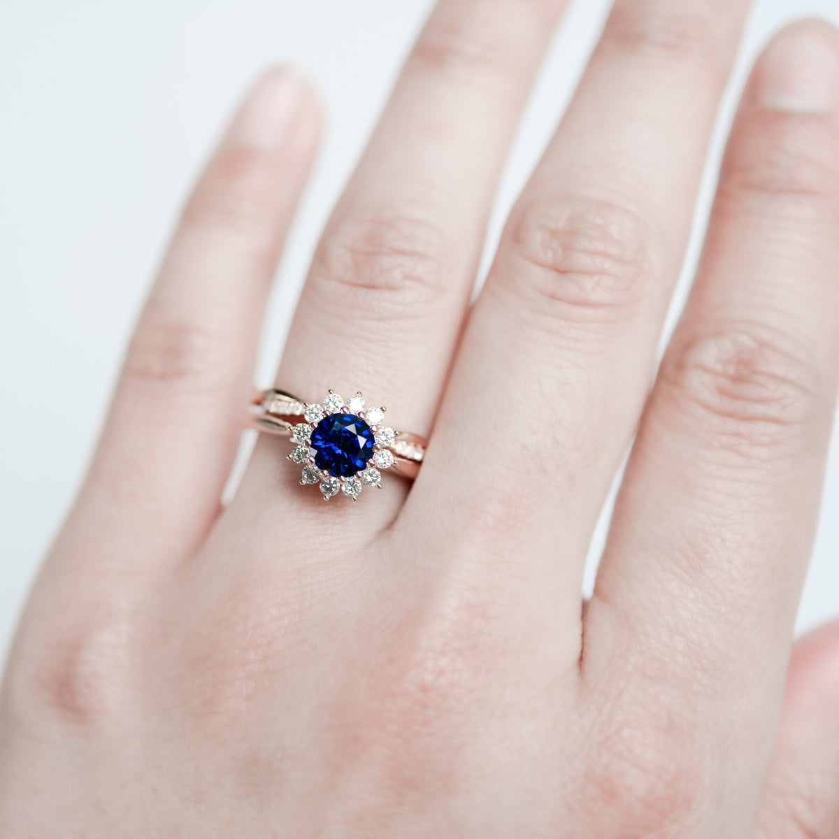 [Rosalie] Vintage Bloom Ring in Lab Blue Sapphire