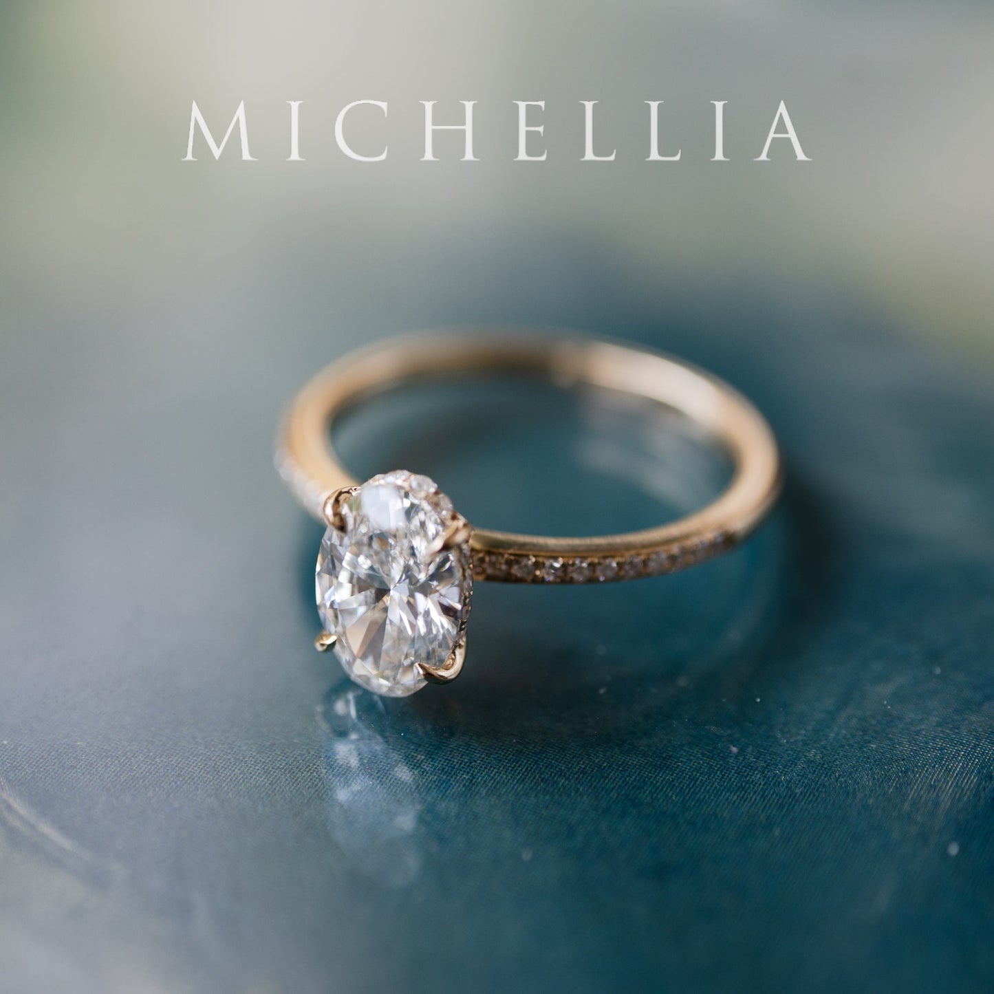 [Elaine] Classic Oval Solitaire Engagement Ring with Hidden Halo in Diamond / Moissanite