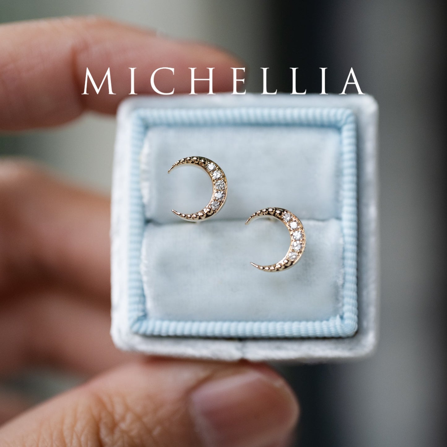 [Divina] Diamond Crescent Moon Solid Gold Earrings