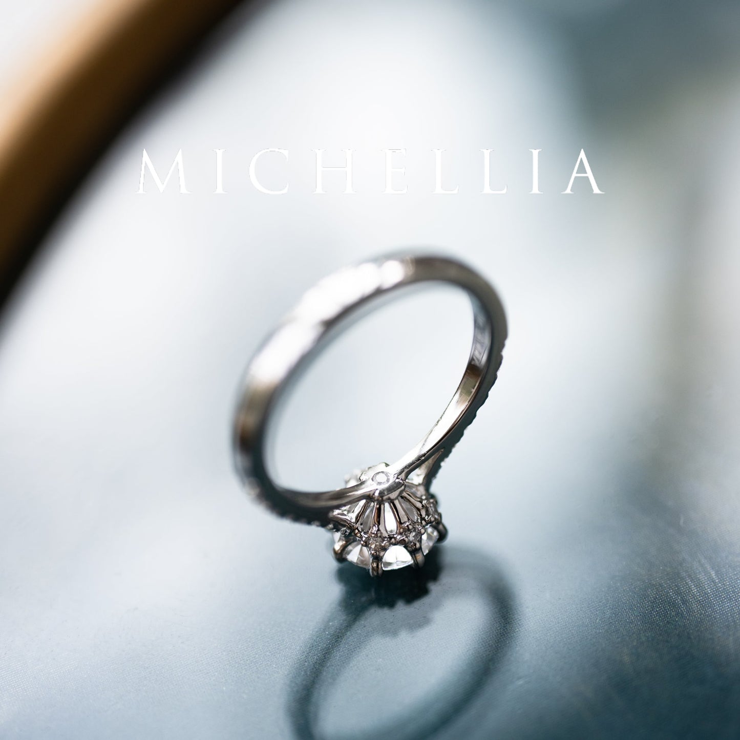 [Victoria] Classic Crown Solitaire Engagement Ring in Diamond / Moissanite