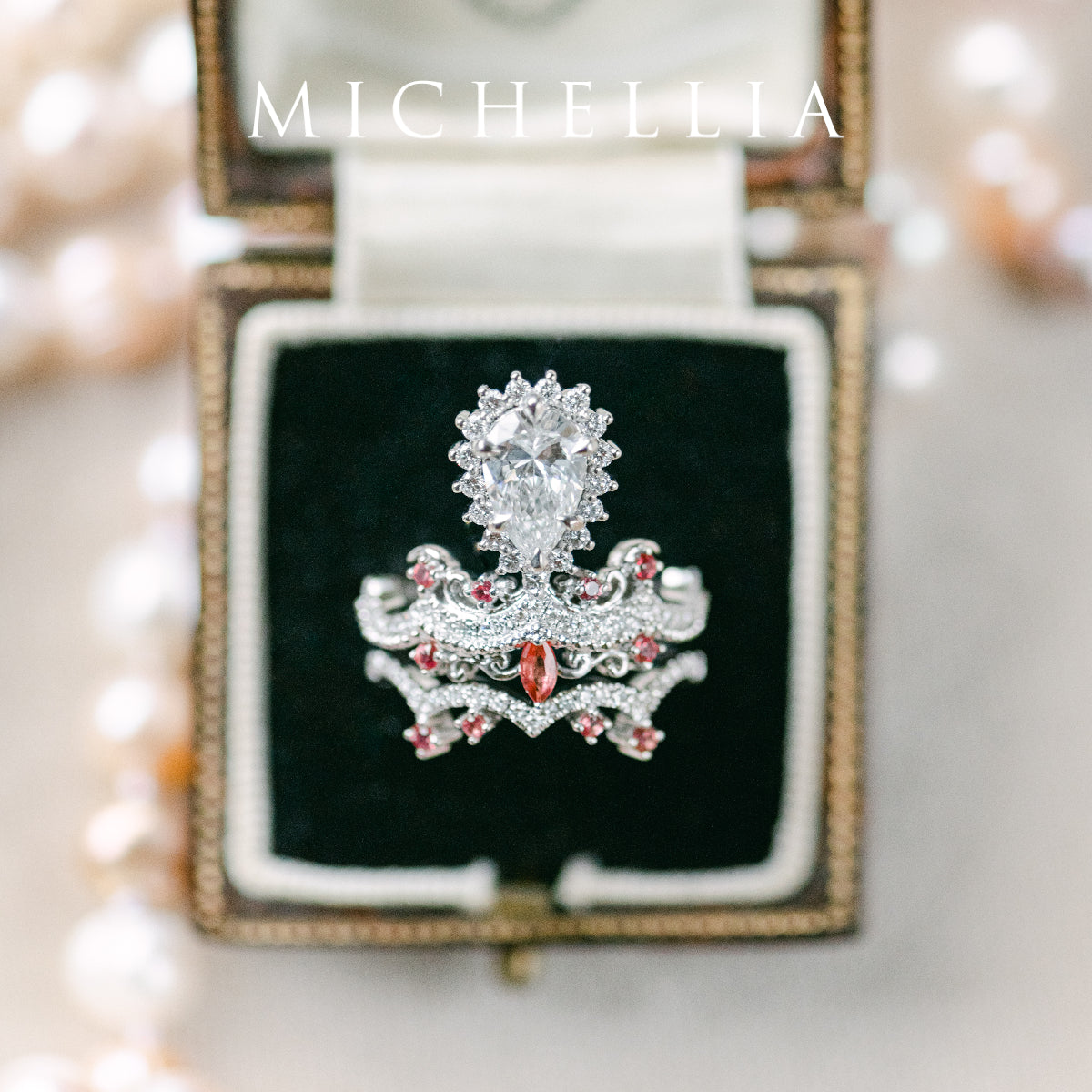 [Angelique] Venetian Crown Engagement Ring in Diamond / Moissanite