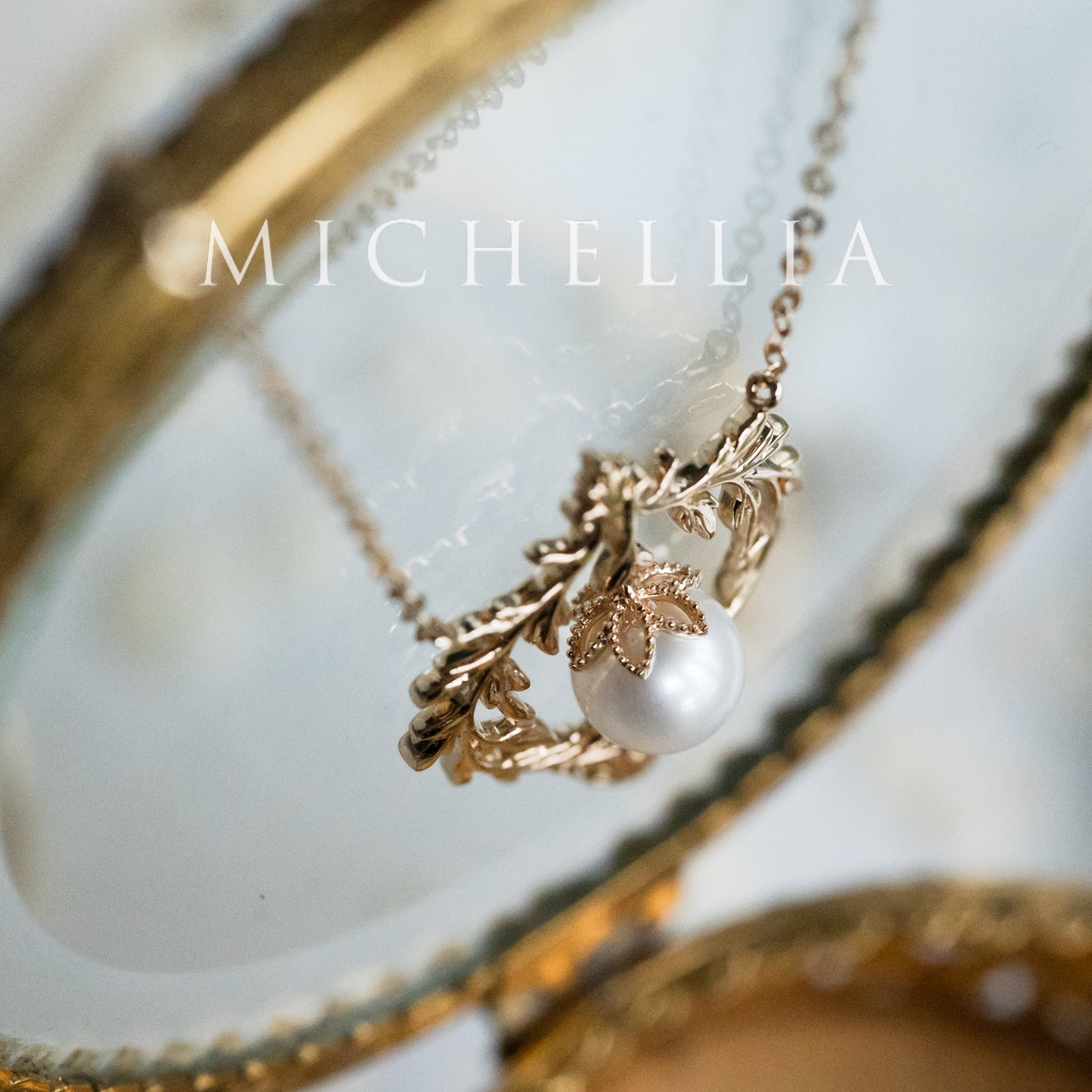 [Gracelynn] Renaissance Garden Necklace & Earring Set in Freshwater Pearl - Limited Edition