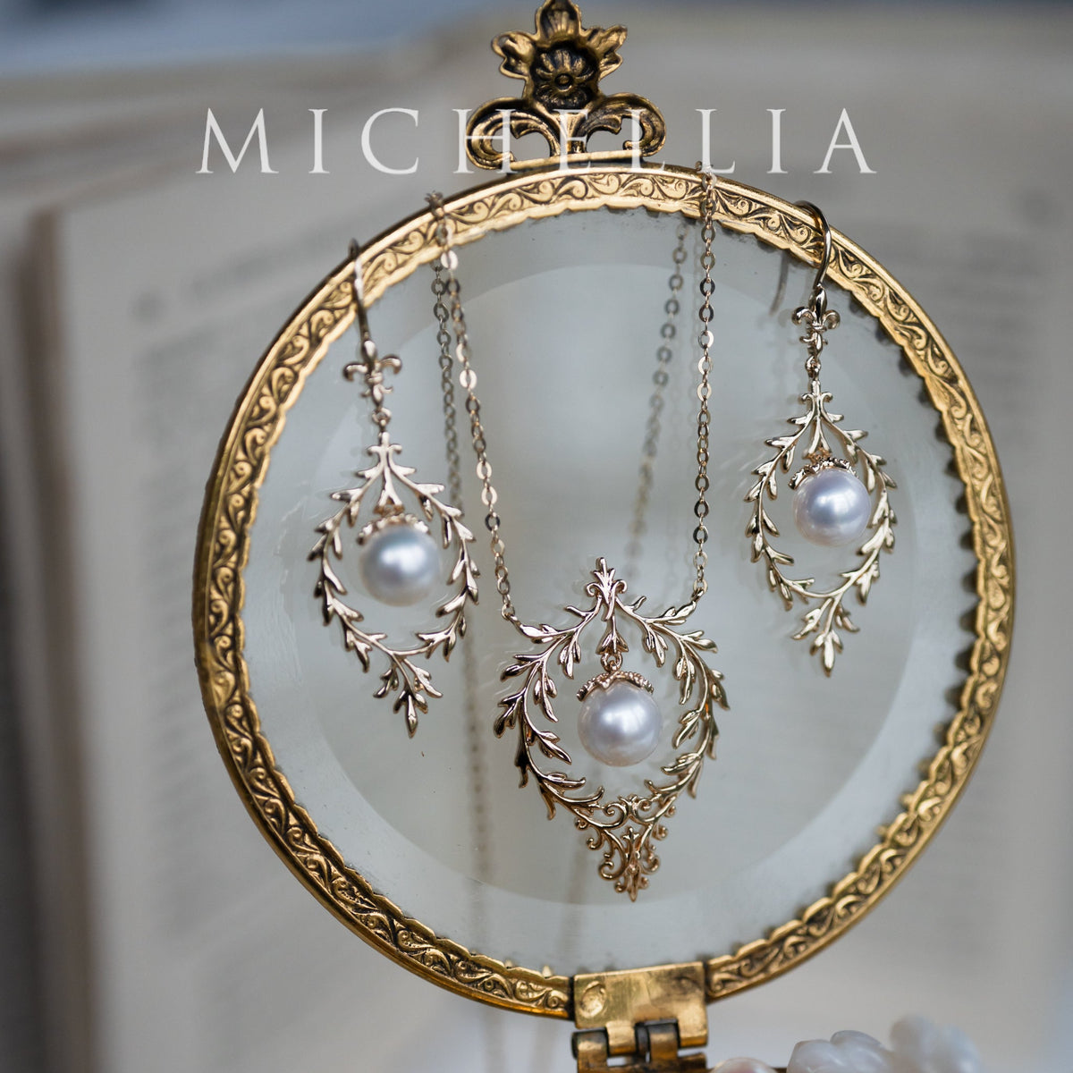 [Gracelynn] Renaissance Garden Necklace & Earring Set in Freshwater Pearl - Limited Edition