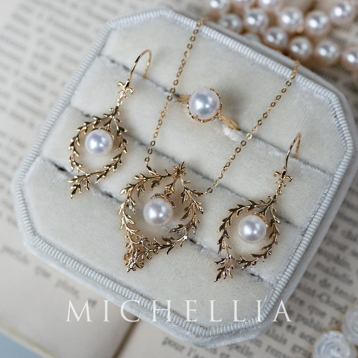 [Gracelynn] Renaissance Garden Necklace & Earring Set in Freshwater Pearl - Limited Edition