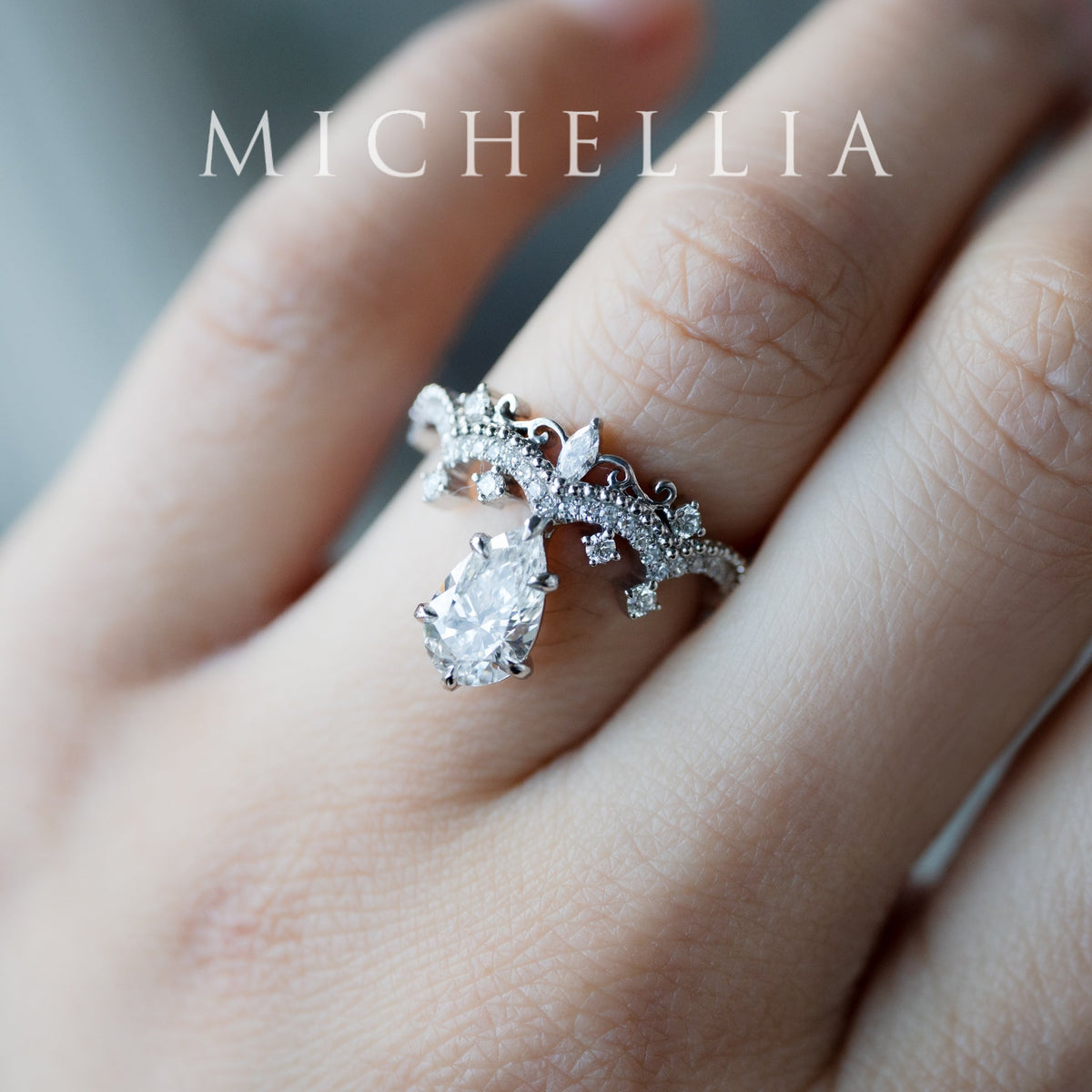 [Antoinette] Vintage Chandelier Engagement Ring in Diamond / Moissanite