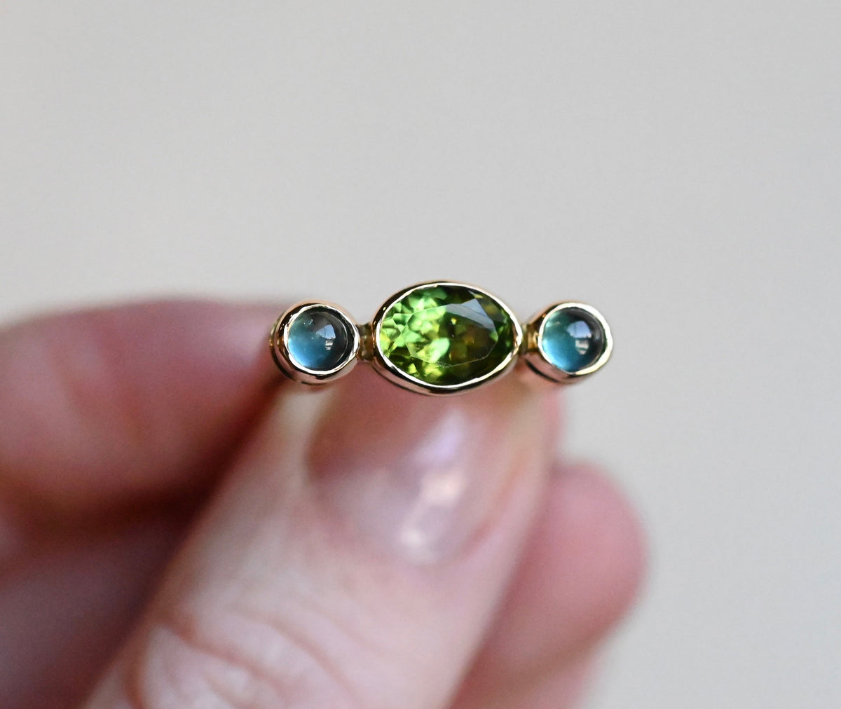 14k Gold Column Triple Gemstone Blue Tourmaline & Peridot Ring - size 6.5 - Ready to ship