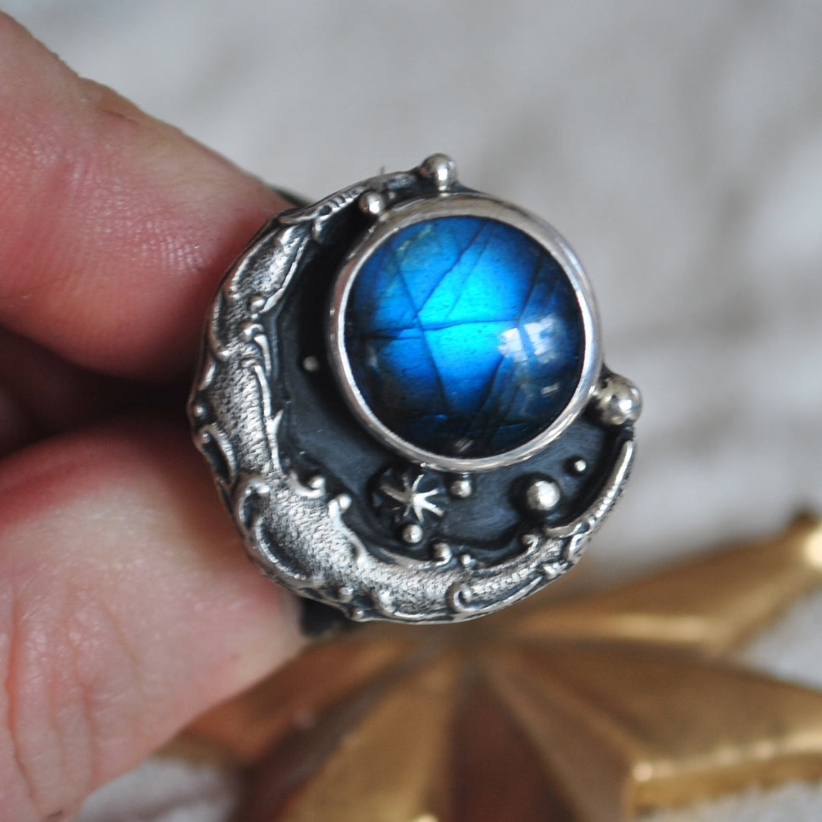 Size 8 - BLUE MOON Oracle