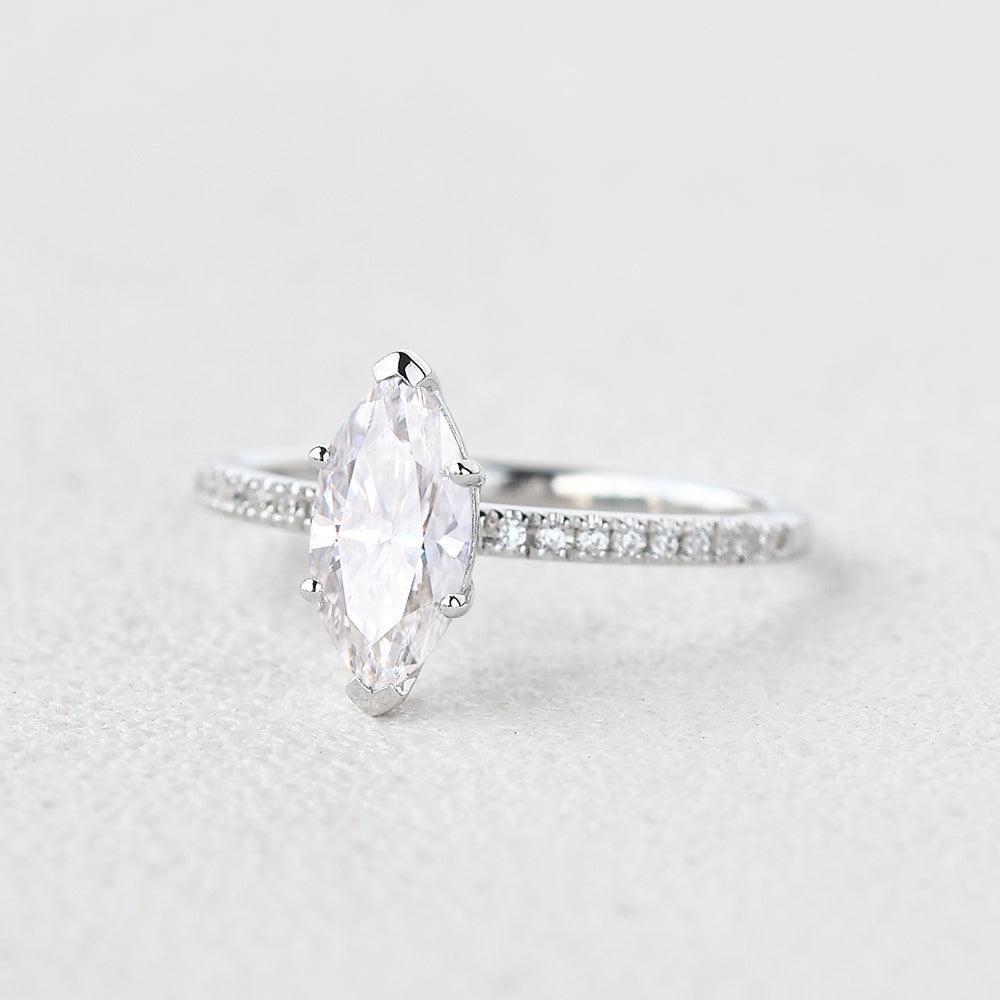 Grace‘s Minimal | Marquise Diamond Solitaire Engagement Ring with Pave Band