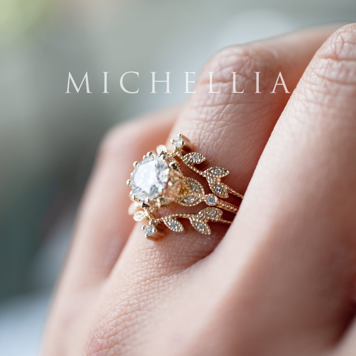 [Evanthe] Vintage Floral Engagement Ring in Diamond / Moissanite
