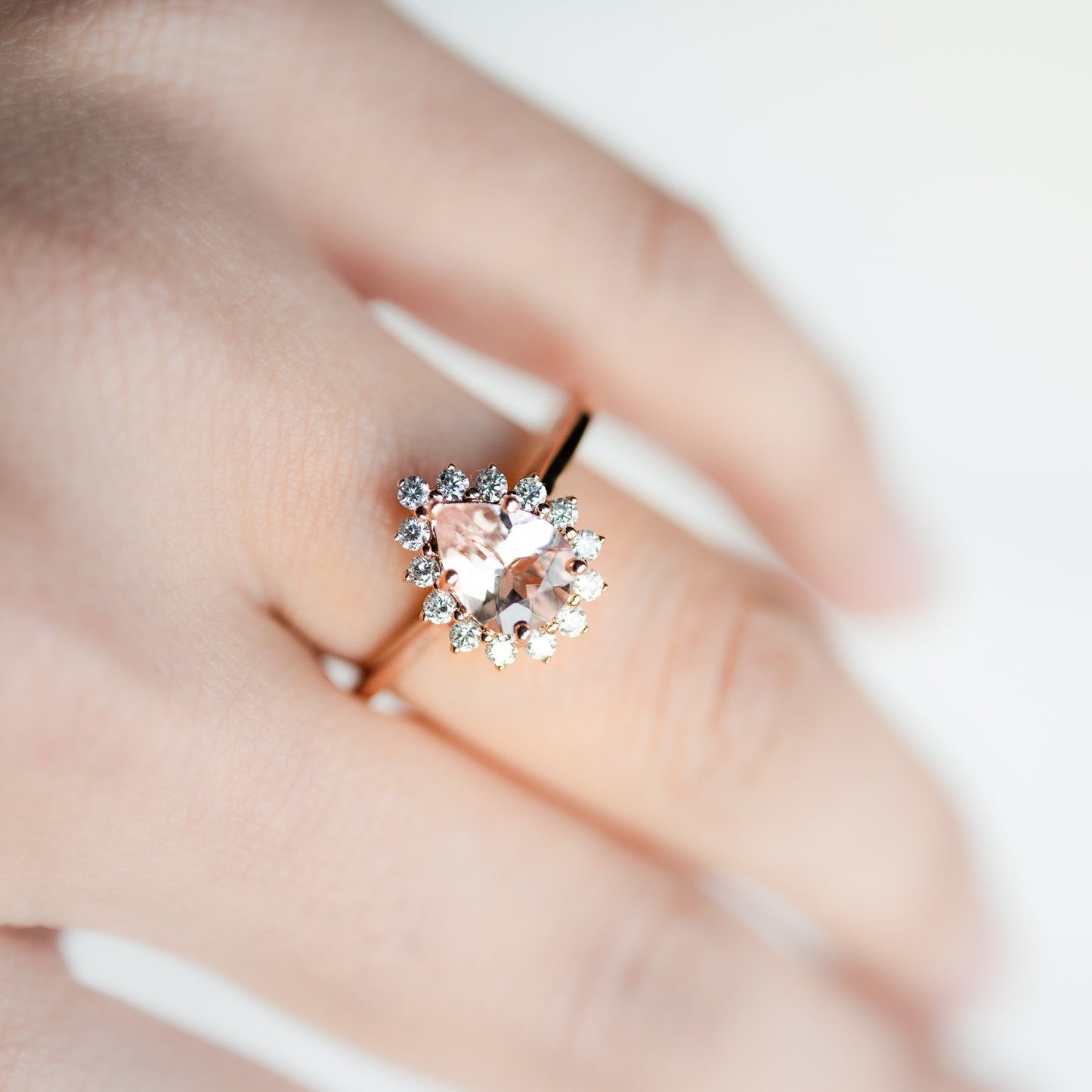 [Camellia] Vintage Bloom Halo Pear Engagement Ring in Diamond / Moissanite