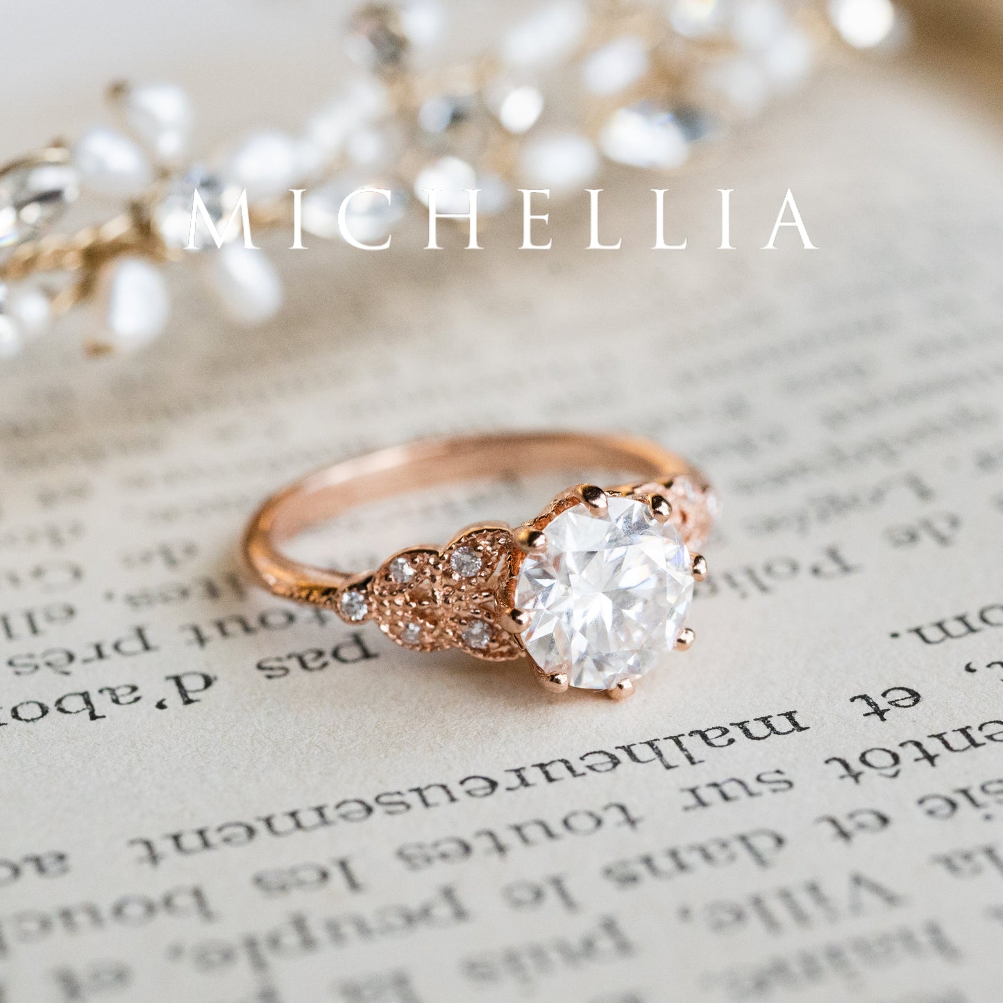 [Kerensa] Classic Floral Engagement Ring in Diamond / Moissanite