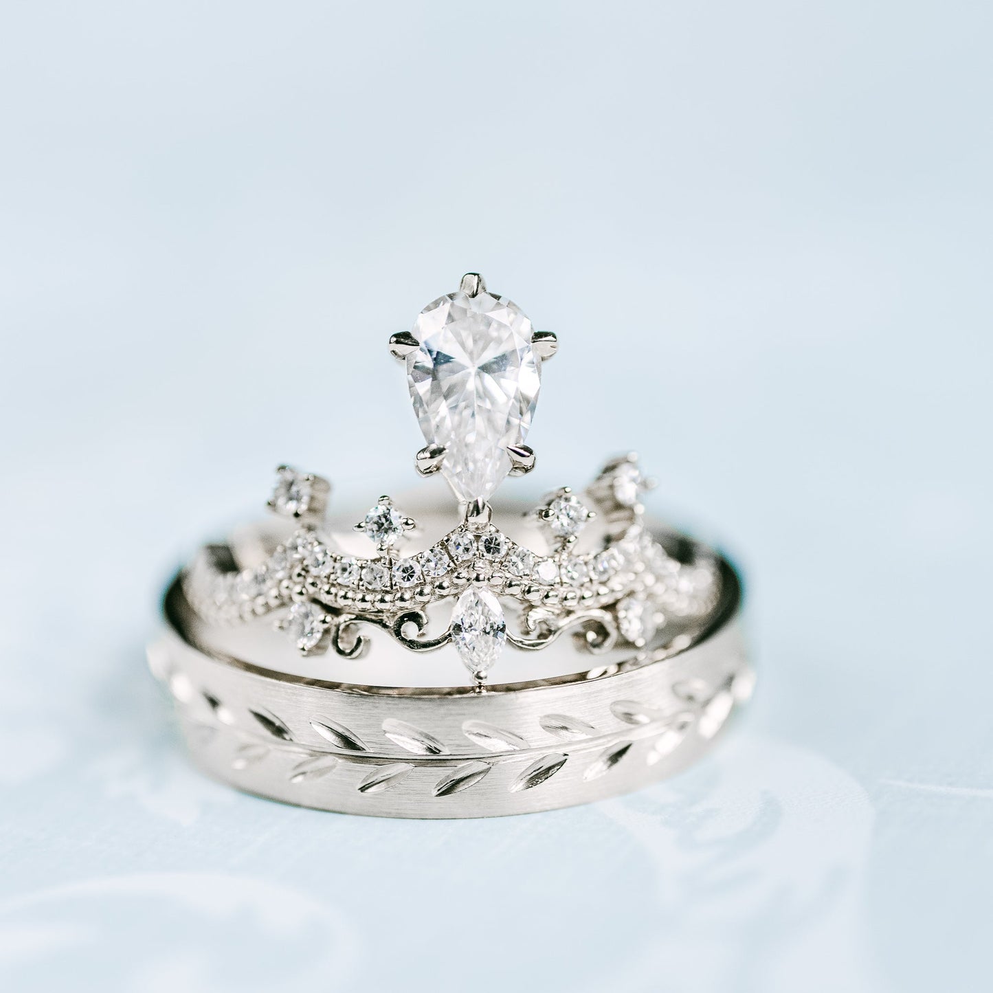 [Antoinette] Vintage Chandelier Engagement Ring in Diamond / Moissanite