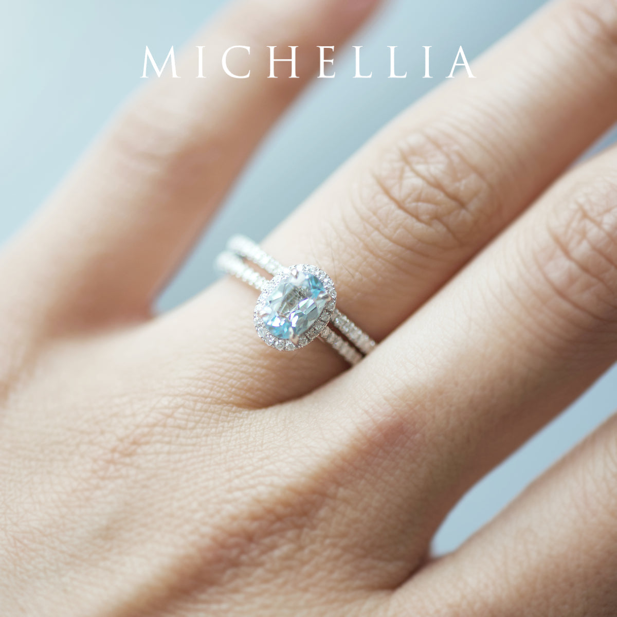 [Lenora] Petite Oval Halo Diamond Ring in Aquamarine