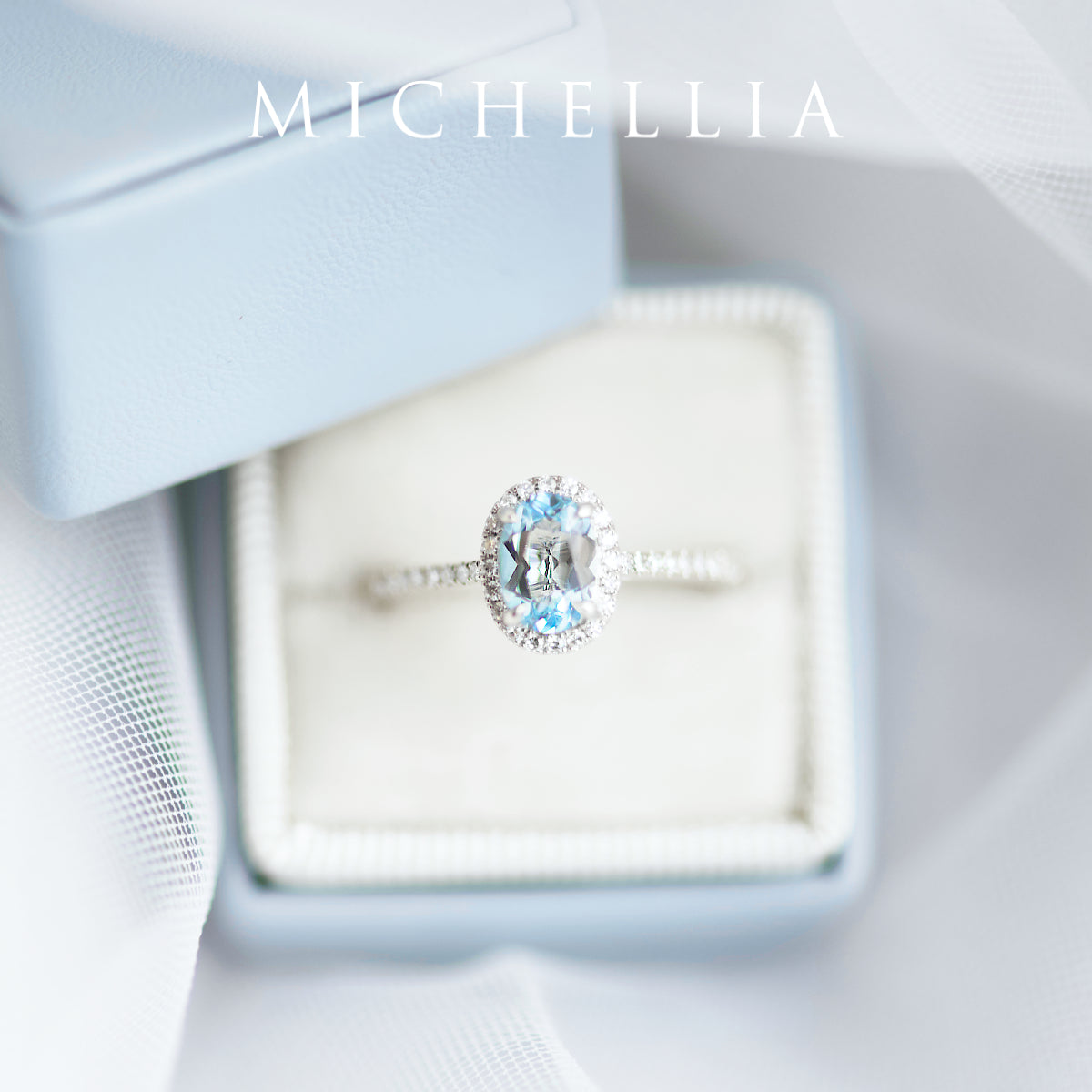 [Lenora] Petite Oval Halo Diamond Ring in Aquamarine