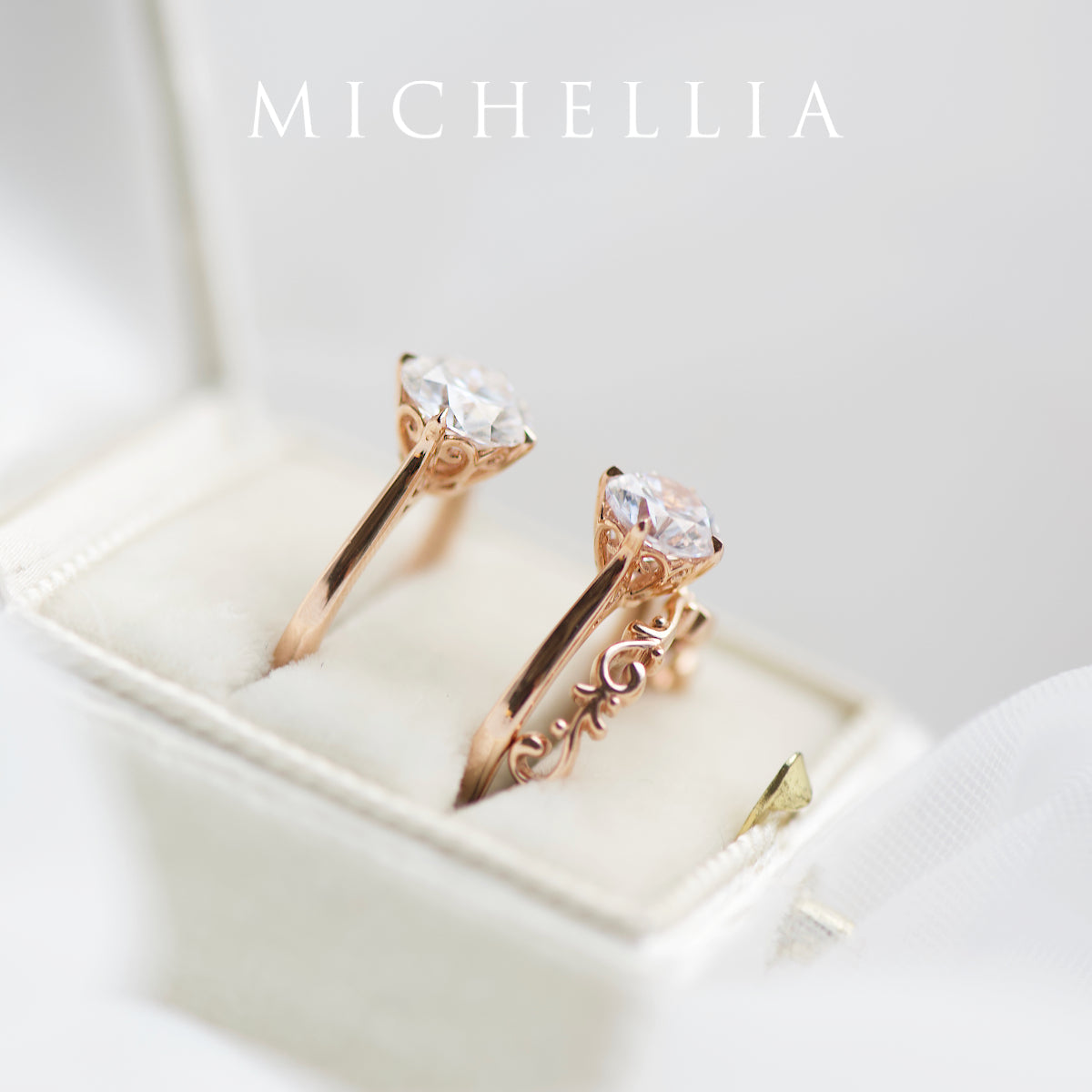 [Marguerite] Victorian Lace Solitaire Engagement Ring in Diamond / Moissanite
