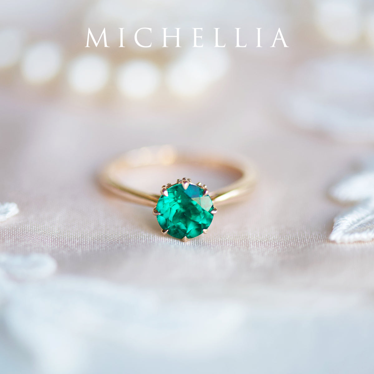 [Victoria] Classic Crown Solitaire Ring in Lab Emerald