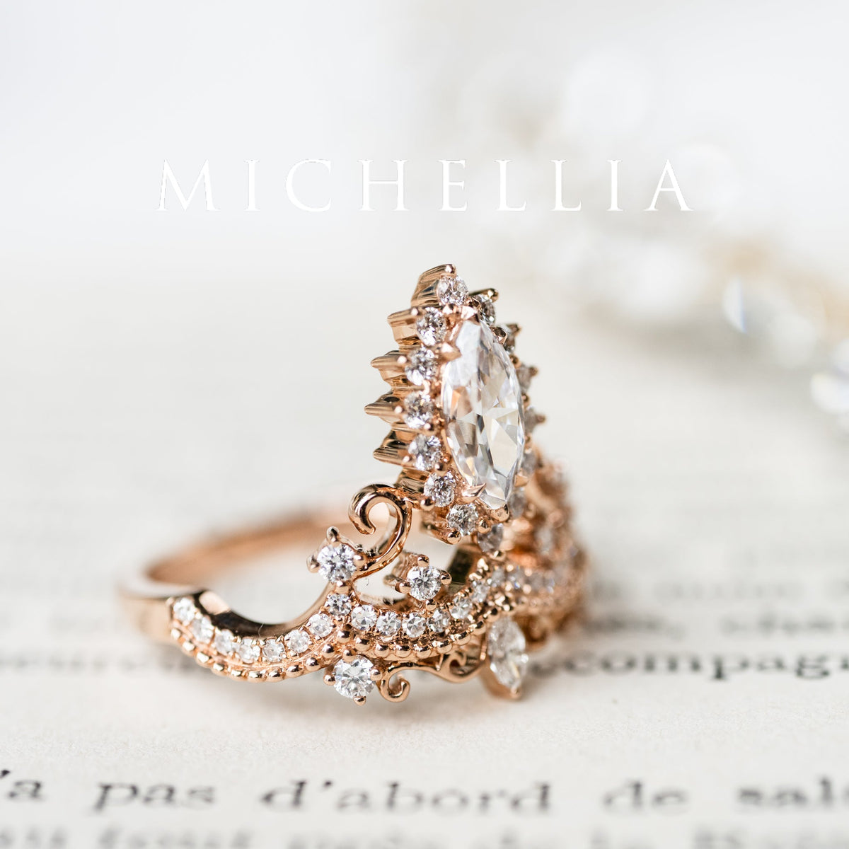 [Versailles] Le Chateau Marquise Engagement Ring in Diamond / Moissanite