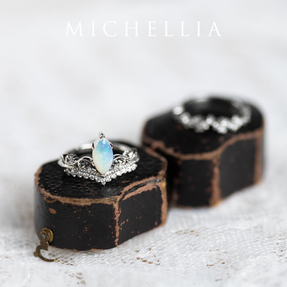 [Windsor] Vintage Crown Marquise Engagement Ring in Diamond / Moissanite