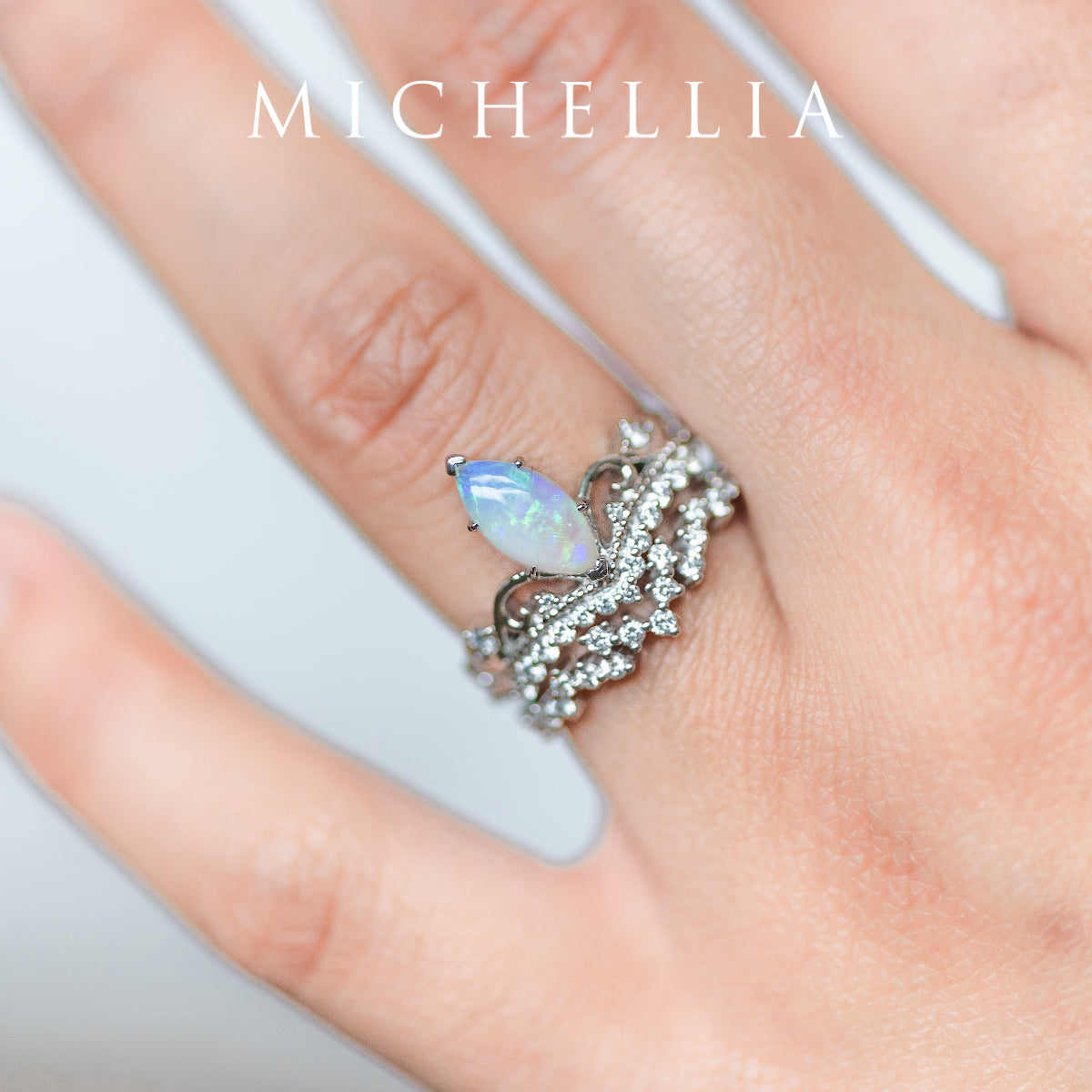 [Windsor] Vintage Crown Marquise Engagement Ring in Diamond / Moissanite