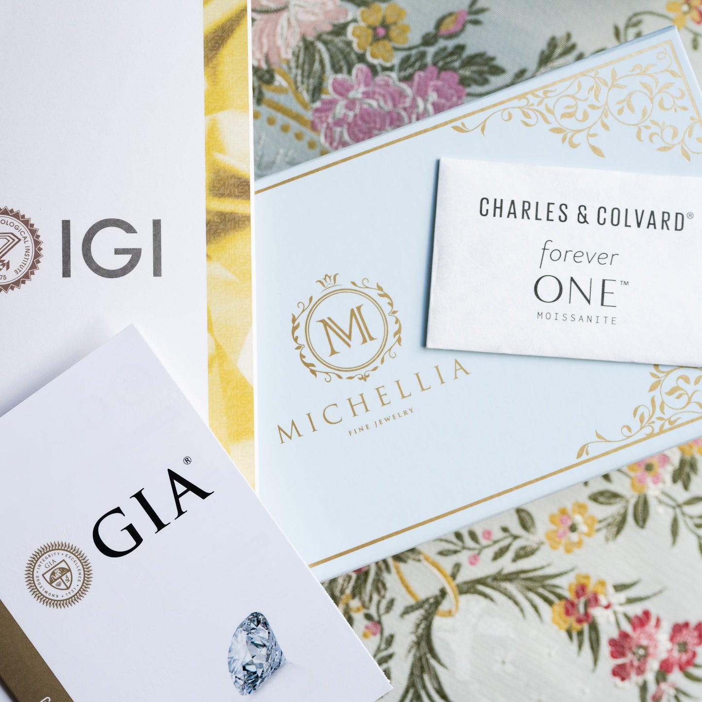 [Camellia] Vintage Bloom Halo Pear Engagement Ring in Diamond / Moissanite