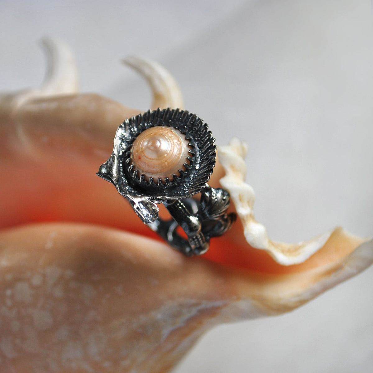 Pearl Thrones, Size 6.5