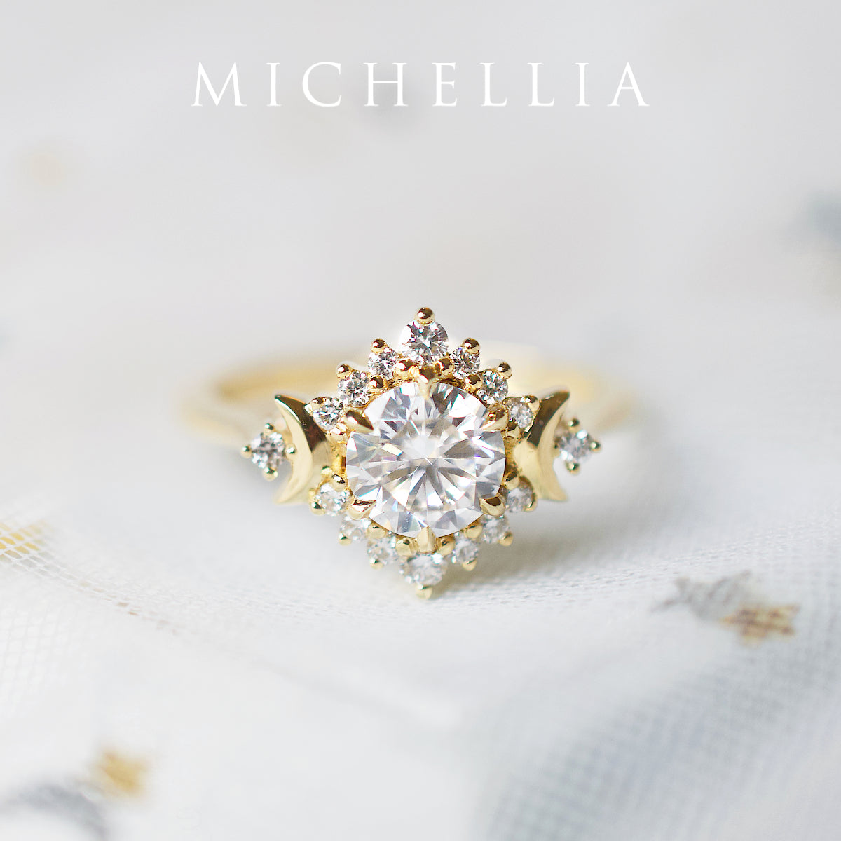 [Selene] Moon Goddess Engagement Ring in Diamond / Moissanite