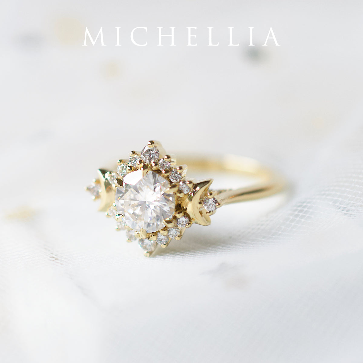 [Selene] Moon Goddess Engagement Ring in Diamond / Moissanite