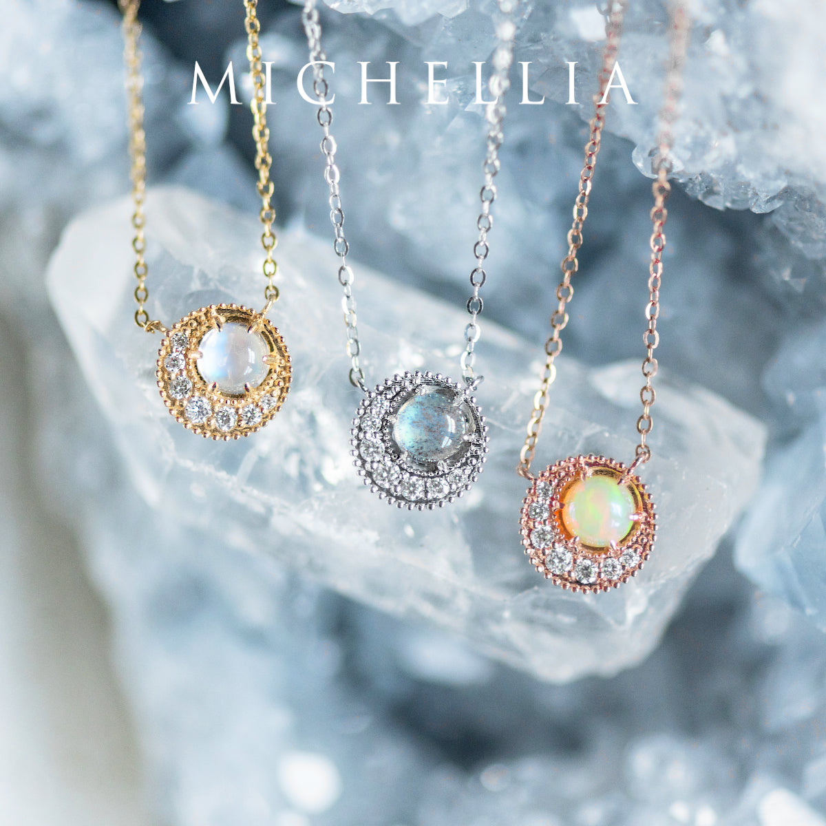 [Luna] Crescent Moon Necklace in Australian Opal