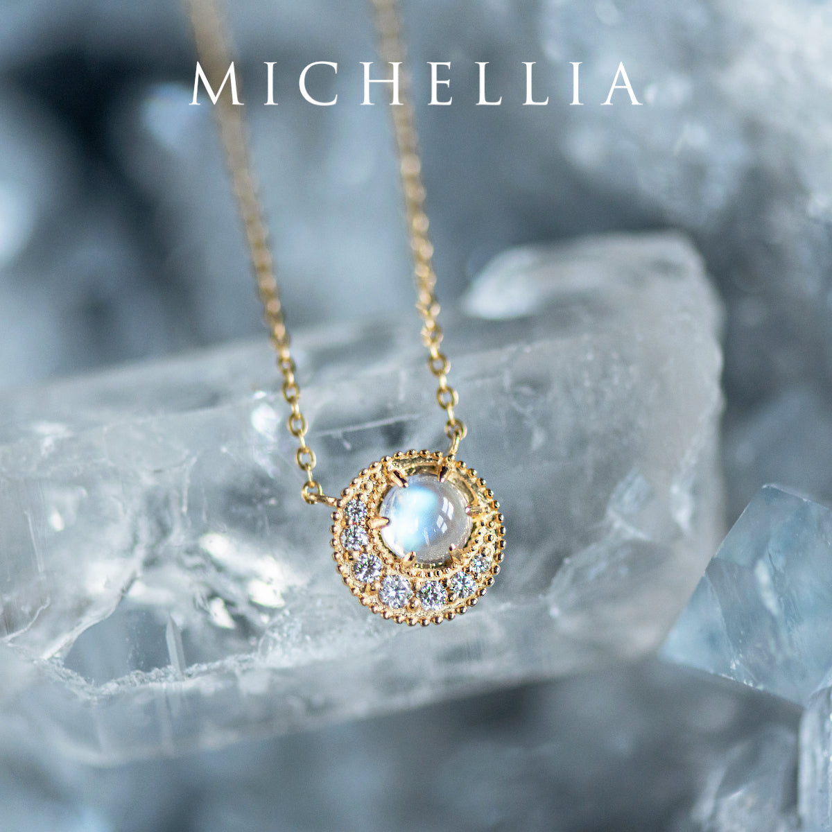 [Luna] Crescent Moon Necklace in Moonstone