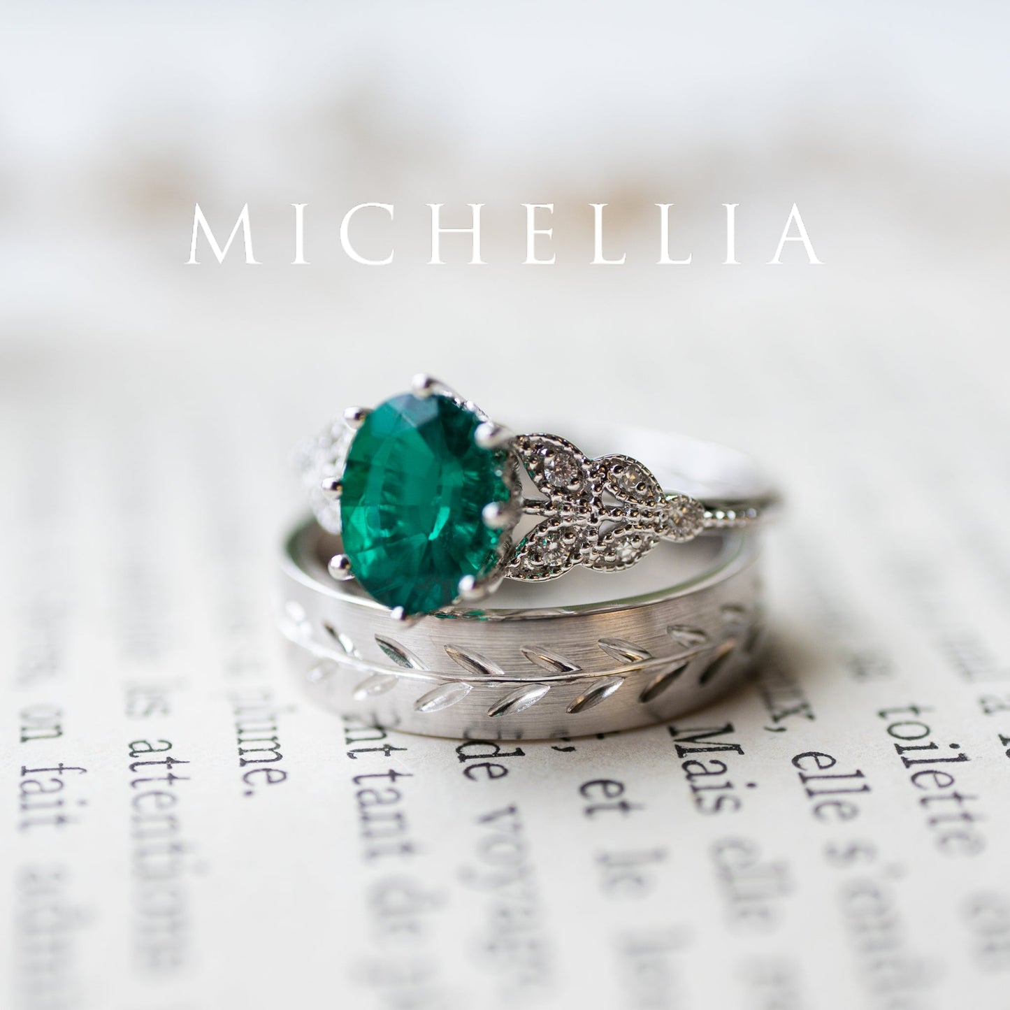 [Olivia] Classic Floral Oval Engagement Ring in Lab Emerald