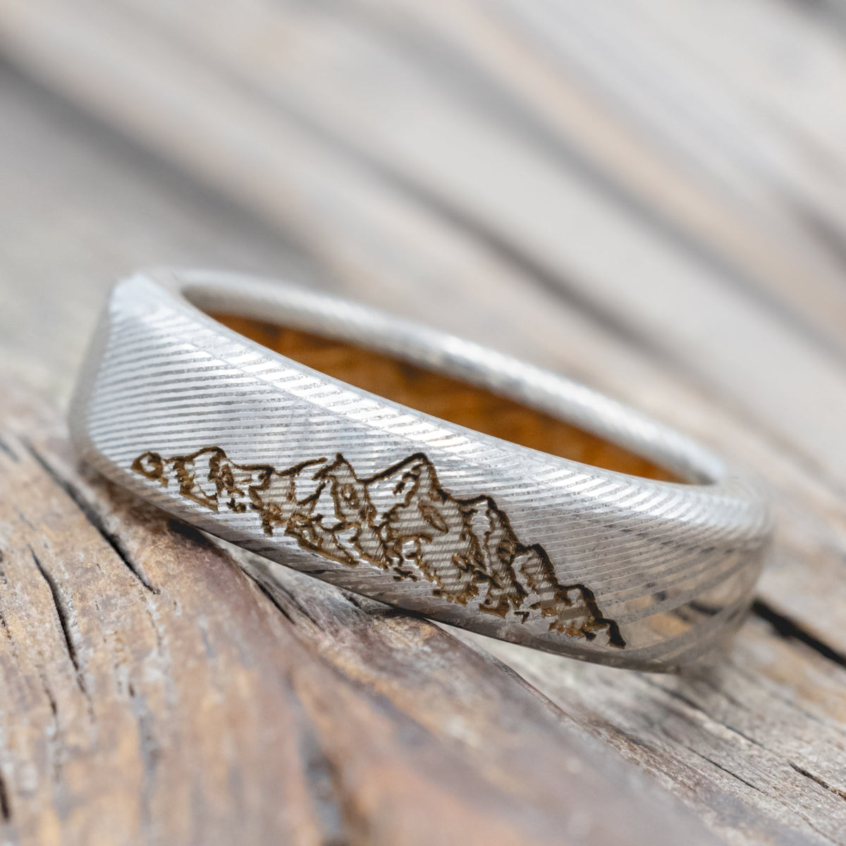 "Horizon" - Mountain Engraved Wedding Band with Whiskey Barrel Oak Lining - Damascus Steel (6mm) - Size 8