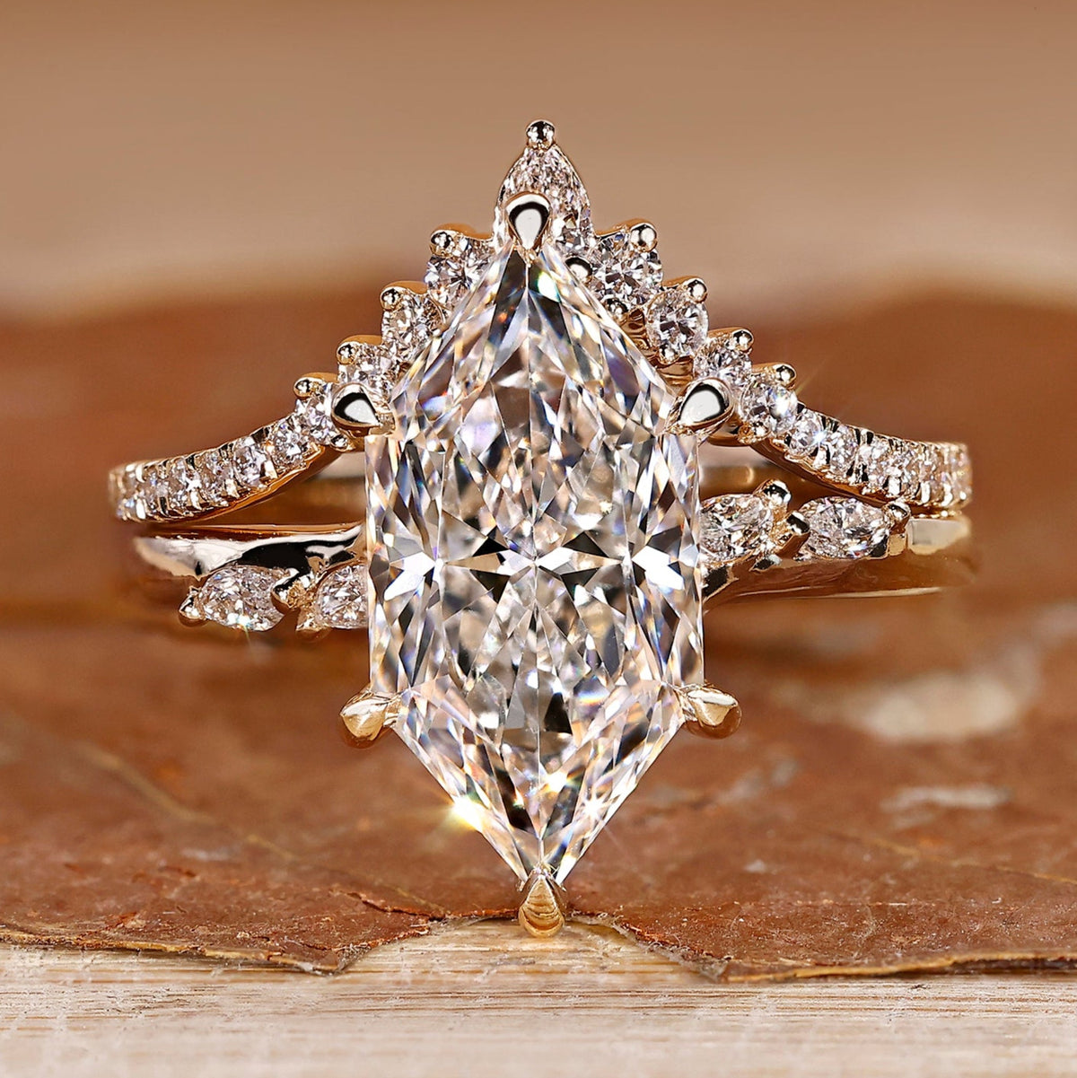 Dutch Marquise Wedding Ring with Pear and Round Diamond Band