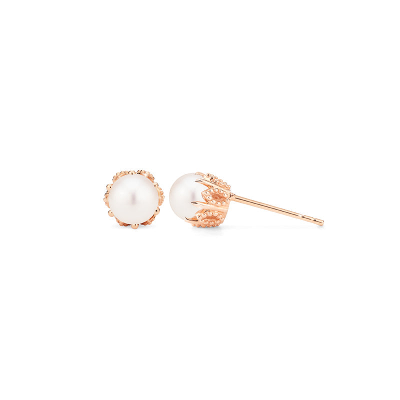 [Eden] Petite Floral Earrings in Akoya Pearl