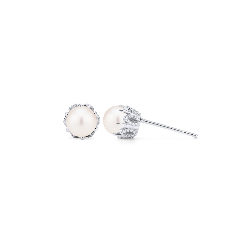 [Eden] Petite Floral Earrings in Akoya Pearl