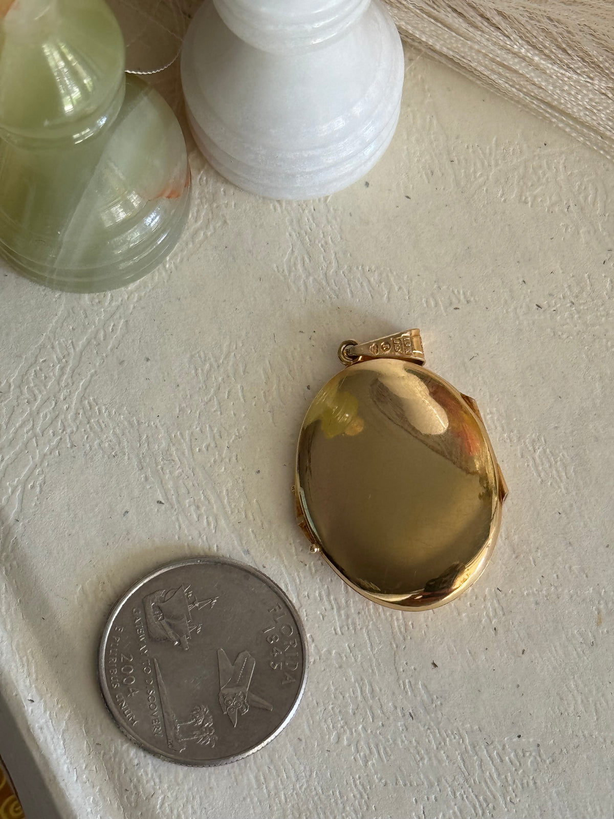 Vintage 18k Yellow Gold & Pearl Set Locket