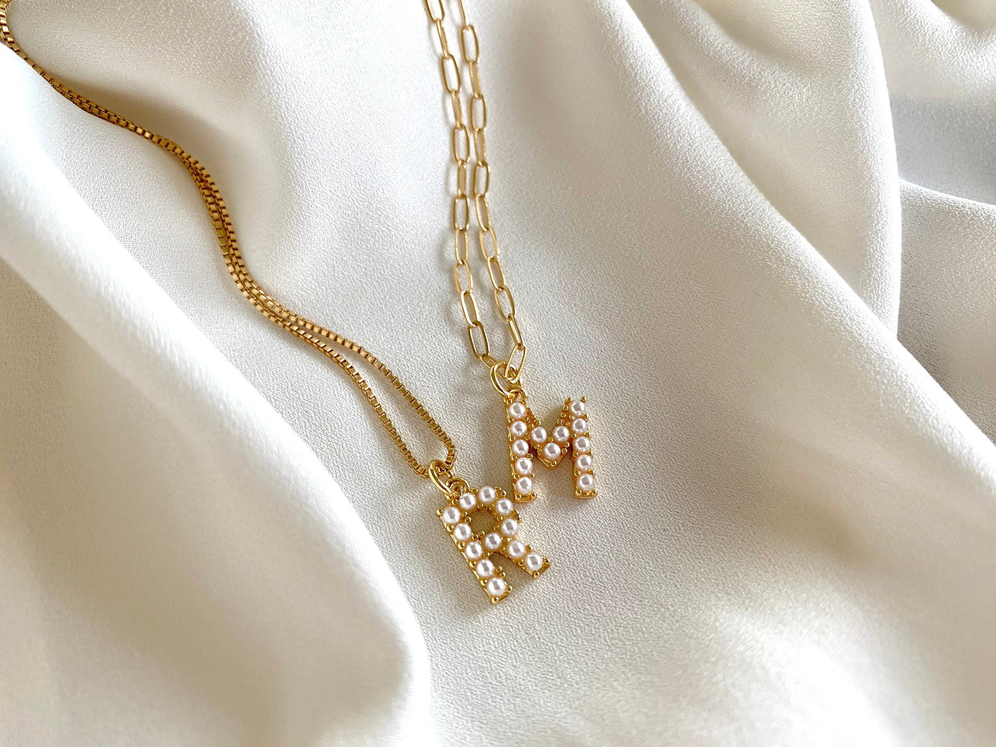 Dainty Pearl Letter Necklace Girlfriend Gift Customizable Jewelry Christmas Gifts Pearl Initial Charm Necklace Gold Filled Chains for Women