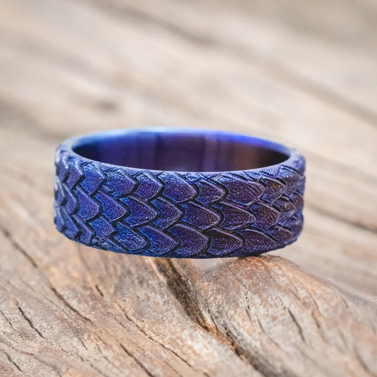 "Echo" - Fire-Treated Titanium Embossed 3D Dragon Scale Wedding Band - Titanium (8mm) - Size 10