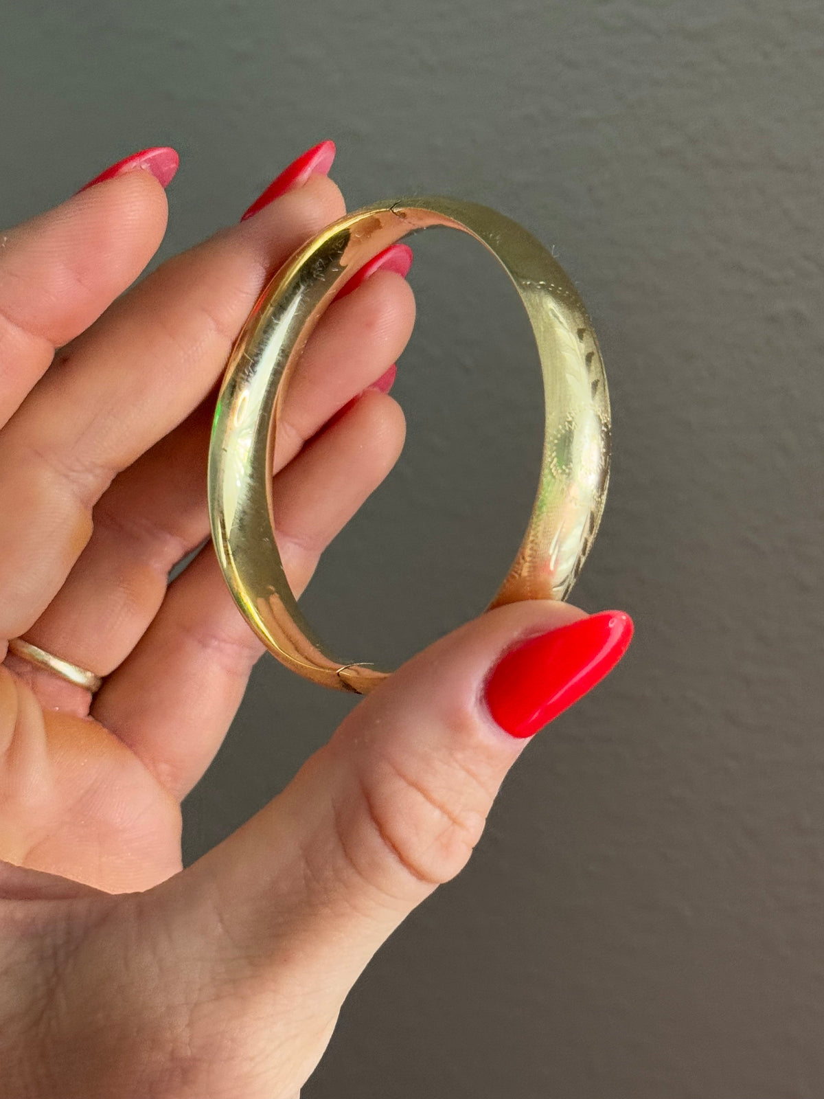 Vintage 14k Yellow Gold Engraved Bangle