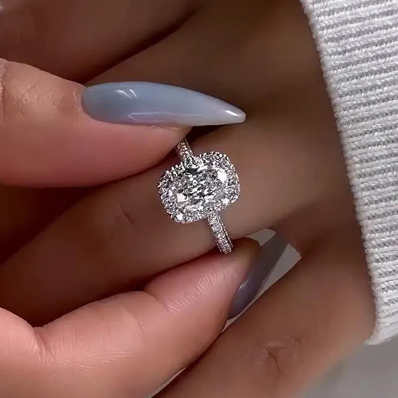 Gorgeous Oval Cut 2.3ct Halo Design Engagement Ring In Sterling Silver