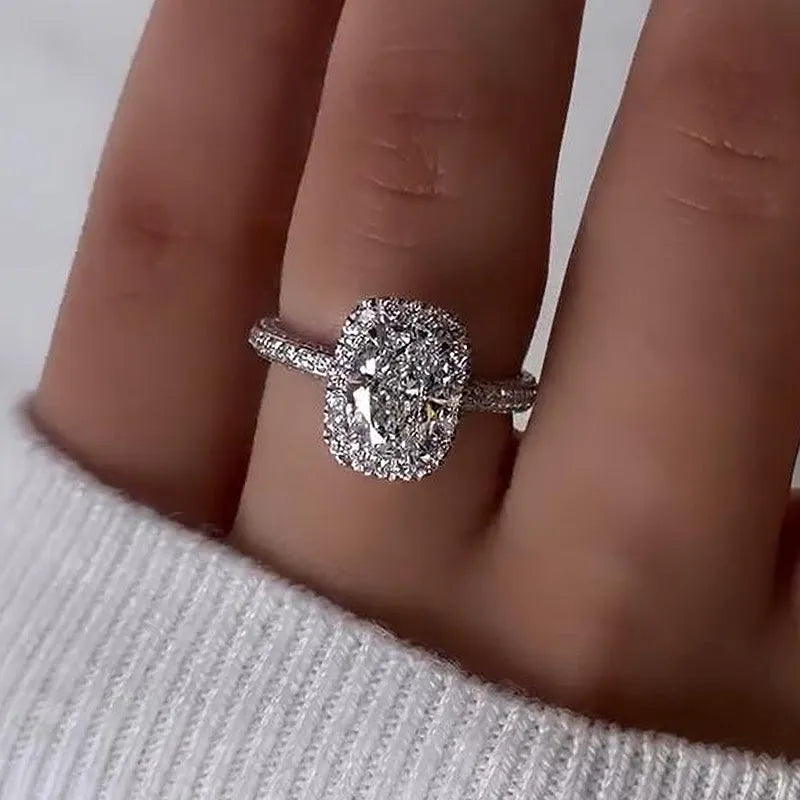 Gorgeous Oval Cut 2.3ct Halo Design Engagement Ring In Sterling Silver