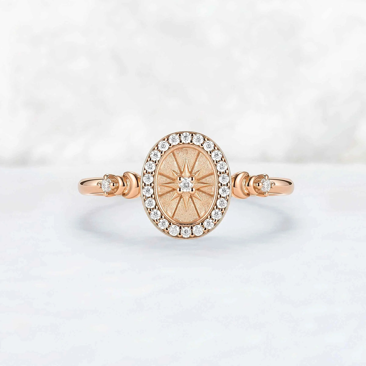 Eight-Pointed Star Rond Cut Moissanite Yellow Gold Signet Ring